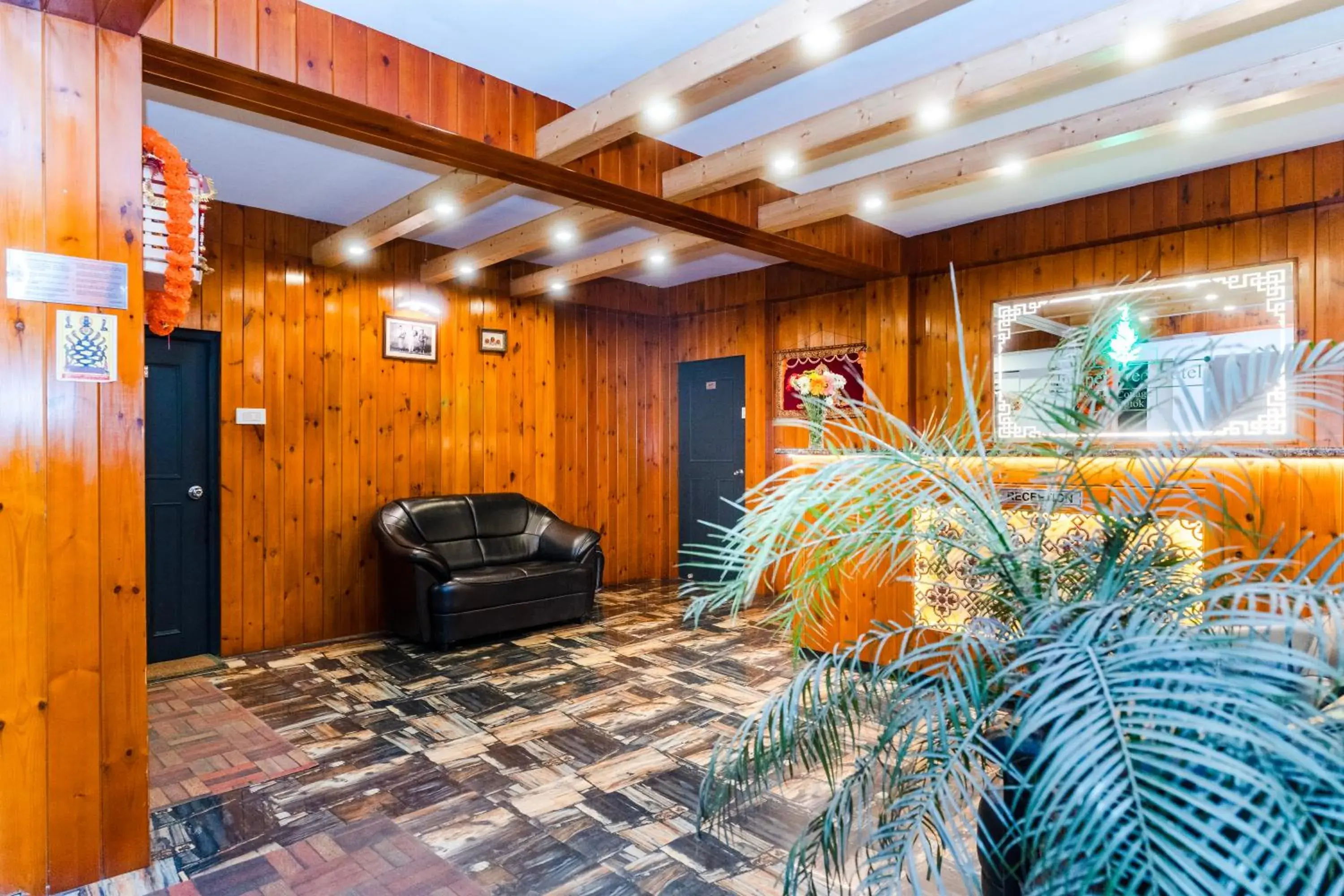 Lobby or reception in Sparrow Juniper Tree 2 min walk To Mg Marg Lobby or reception in Sparrow Juniper Tree 2 min walk To Mg Marg