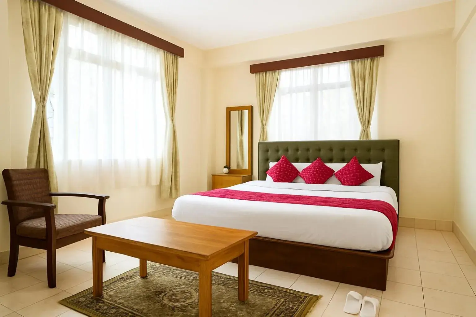 Bed in Sparrow Juniper Tree 2 min walk To Mg Marg Bed in Sparrow Juniper Tree 2 min walk To Mg Marg