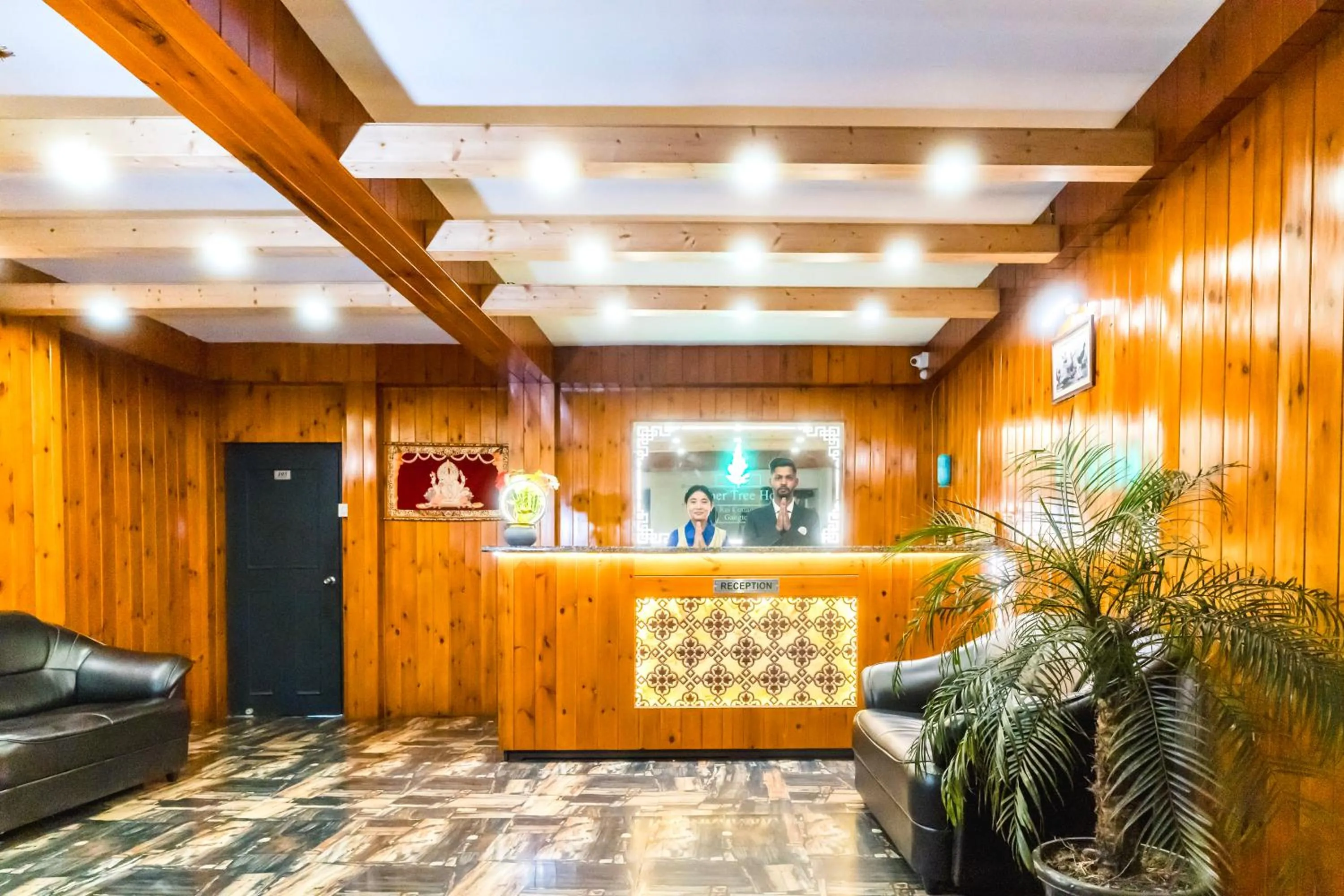 Lobby or reception in Sparrow Juniper Tree 2 min walk To Mg Marg