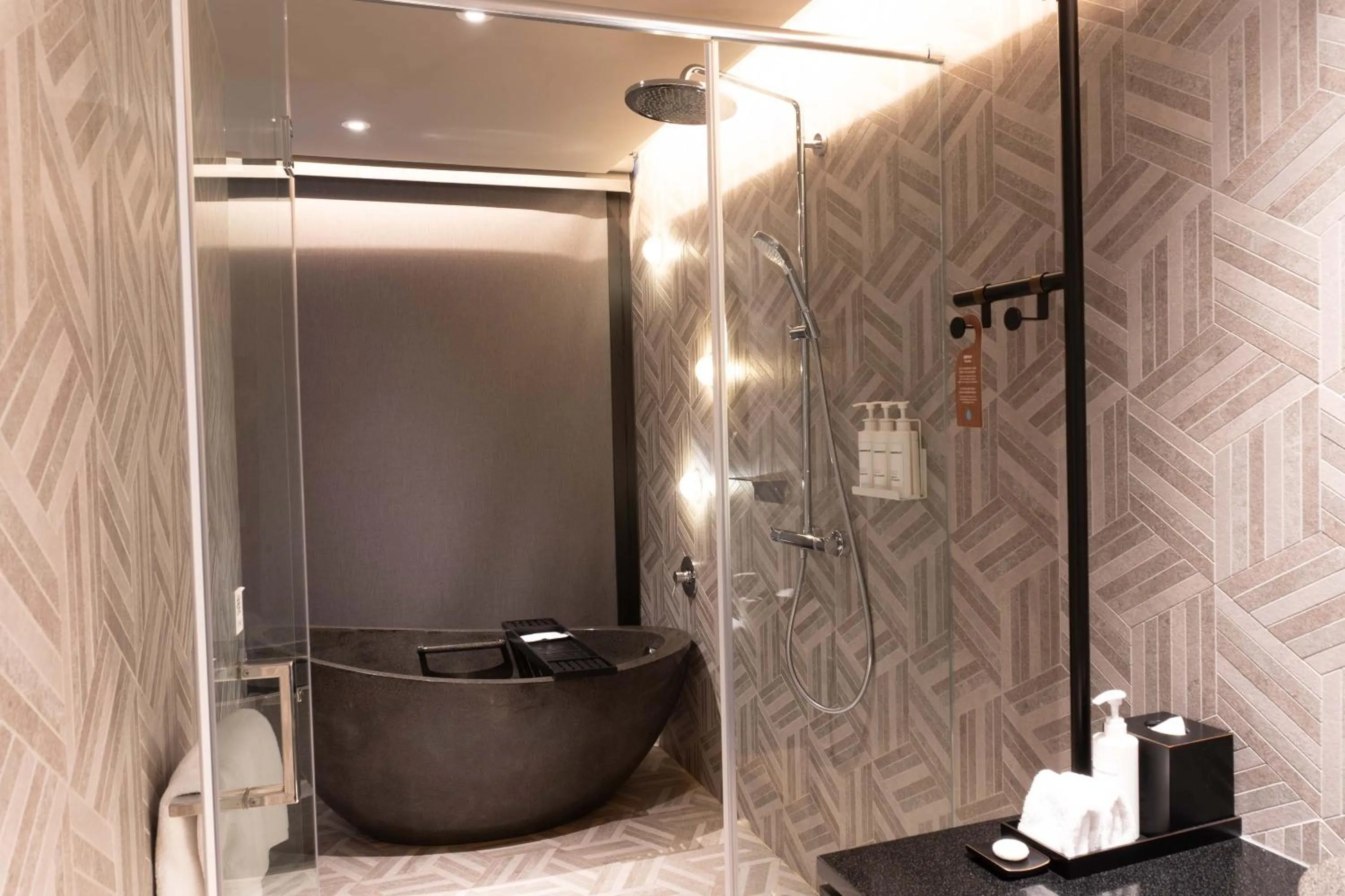 Shower in Hotel Indigo Alishan by IHG