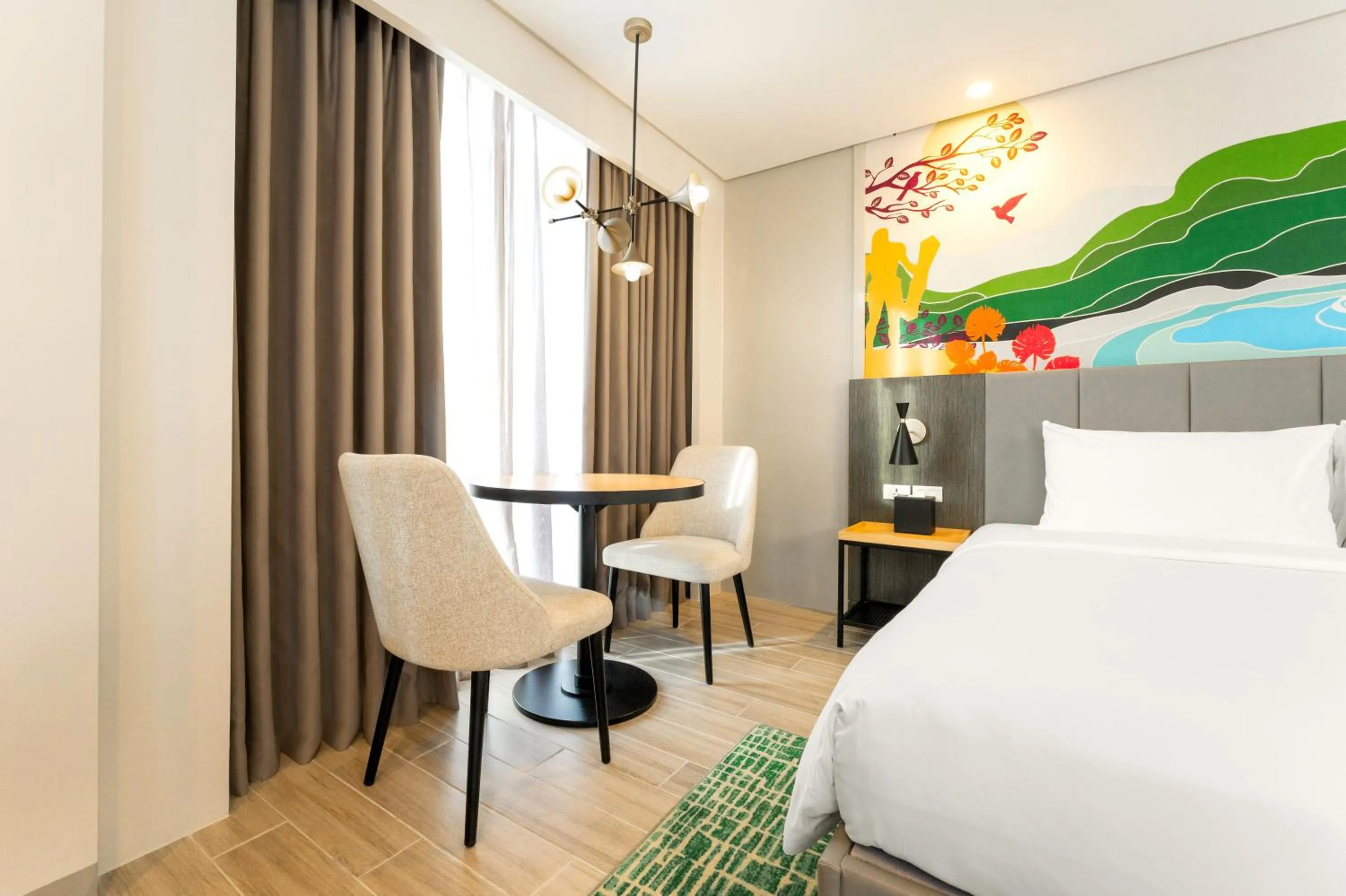 Bedroom, Bed in Mercure Mactan Cebu