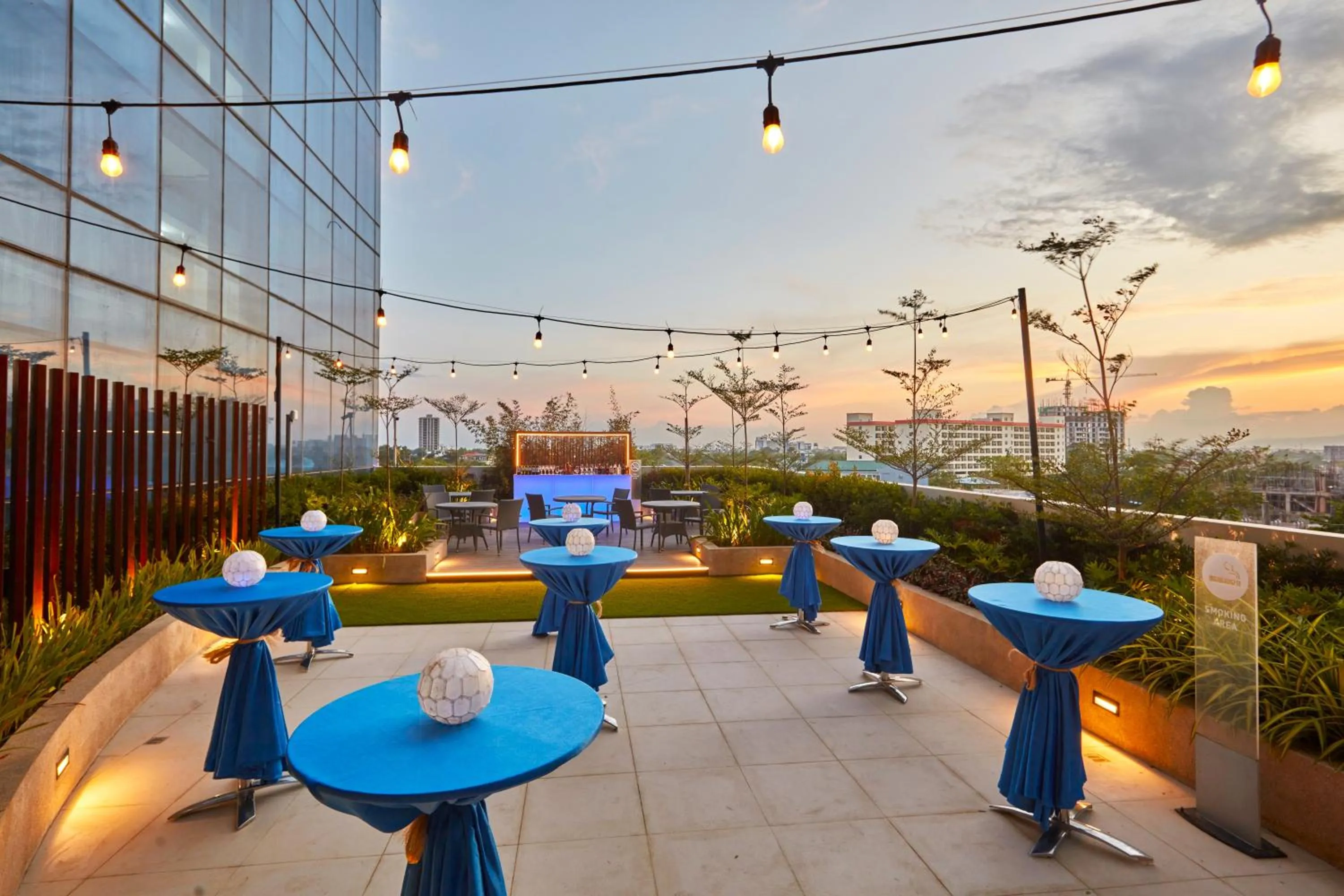 Balcony/Terrace in Mercure Mactan Cebu