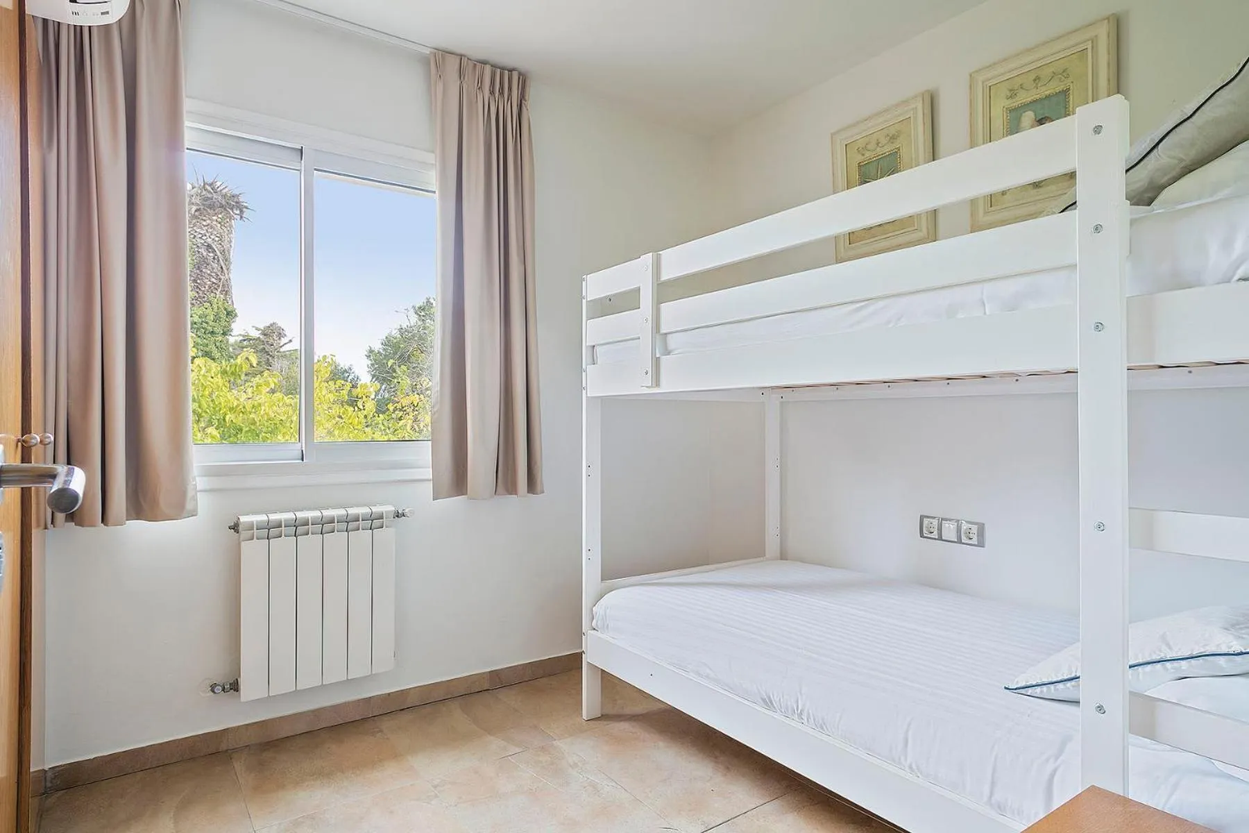 Bed in Van der Valk Hotel Barcarola