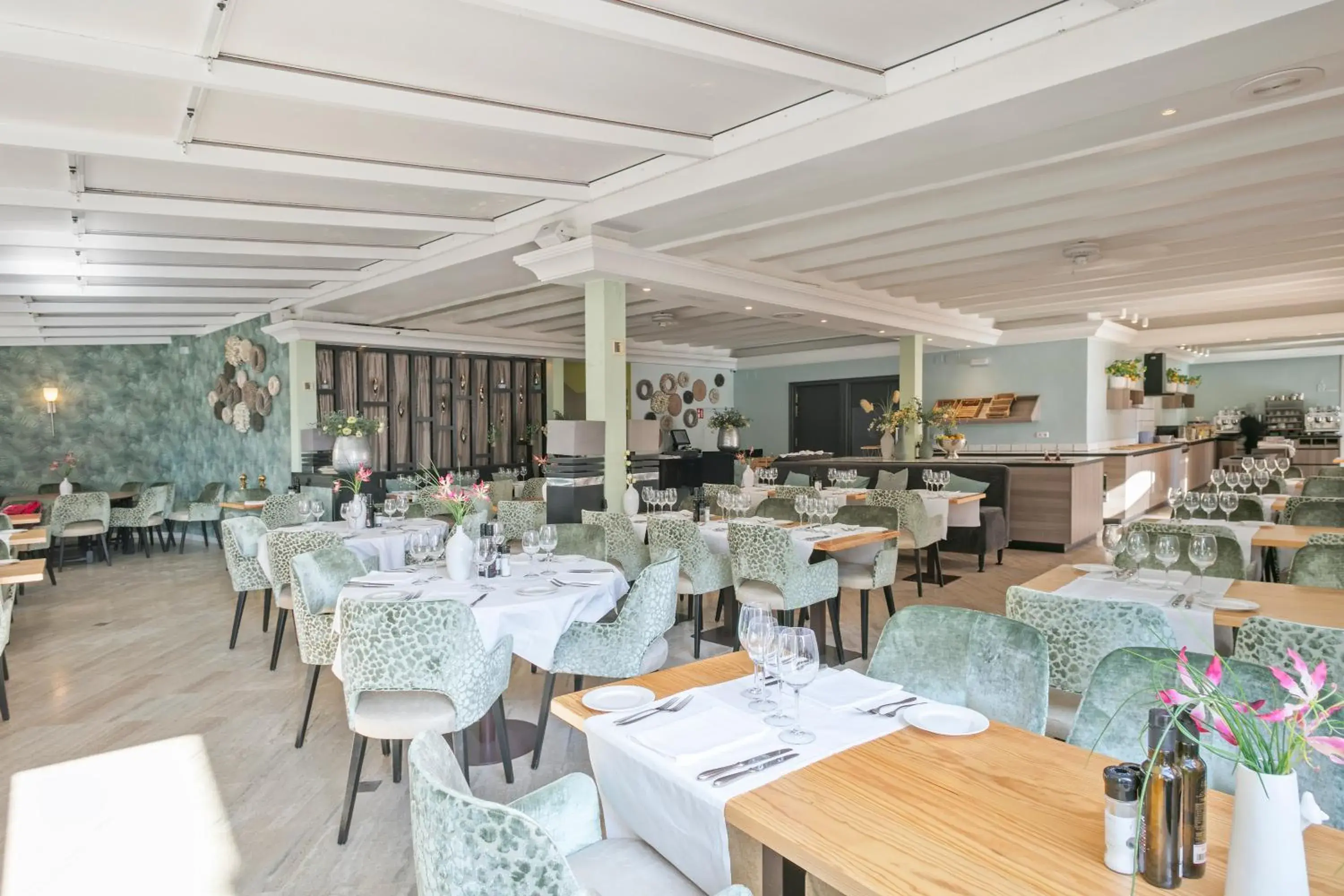 Restaurant/places to eat in Van der Valk Hotel Barcarola Restaurant/places to eat in Van der Valk Hotel Barcarola