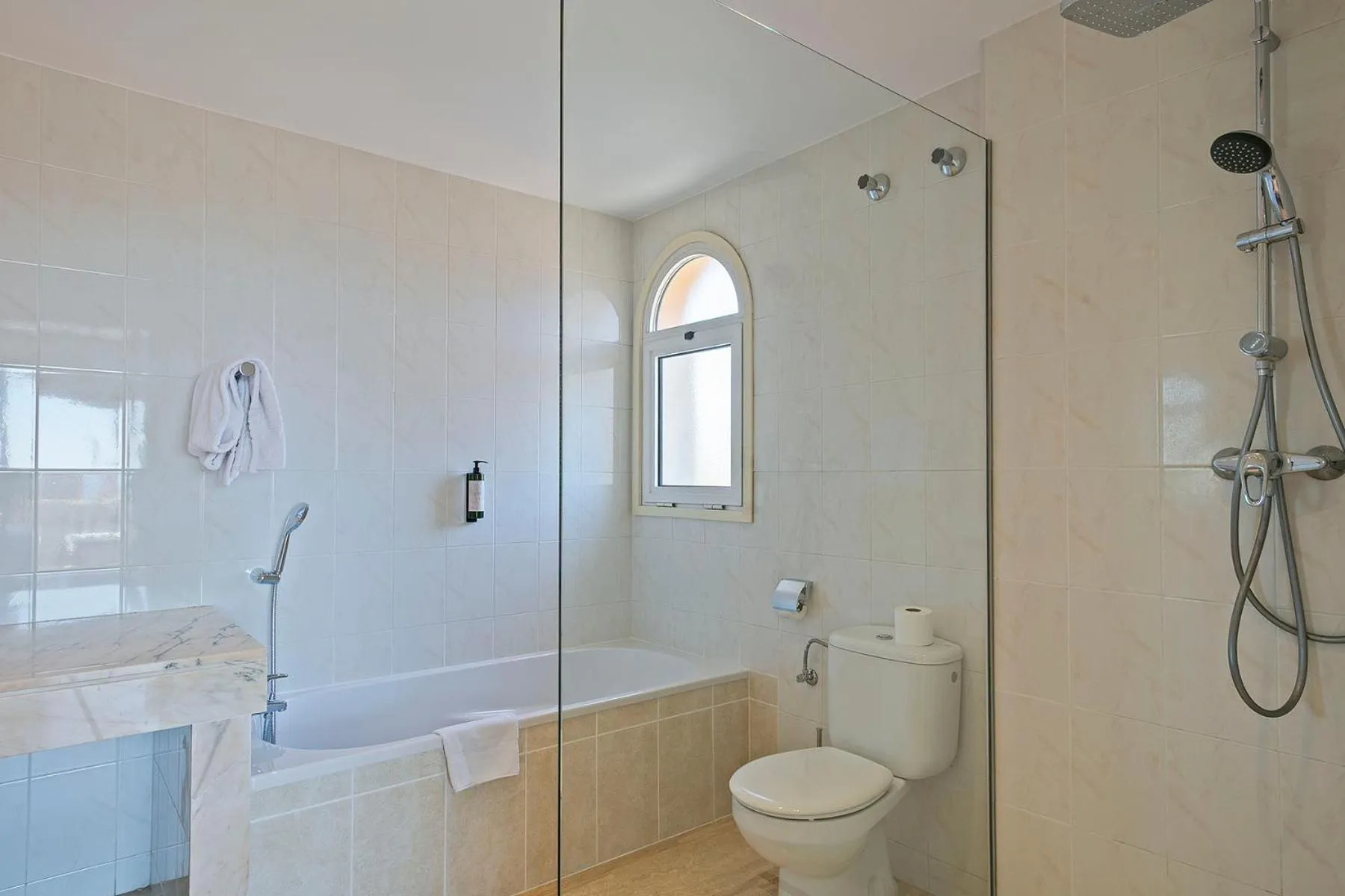 Bathroom in Van der Valk Hotel Barcarola