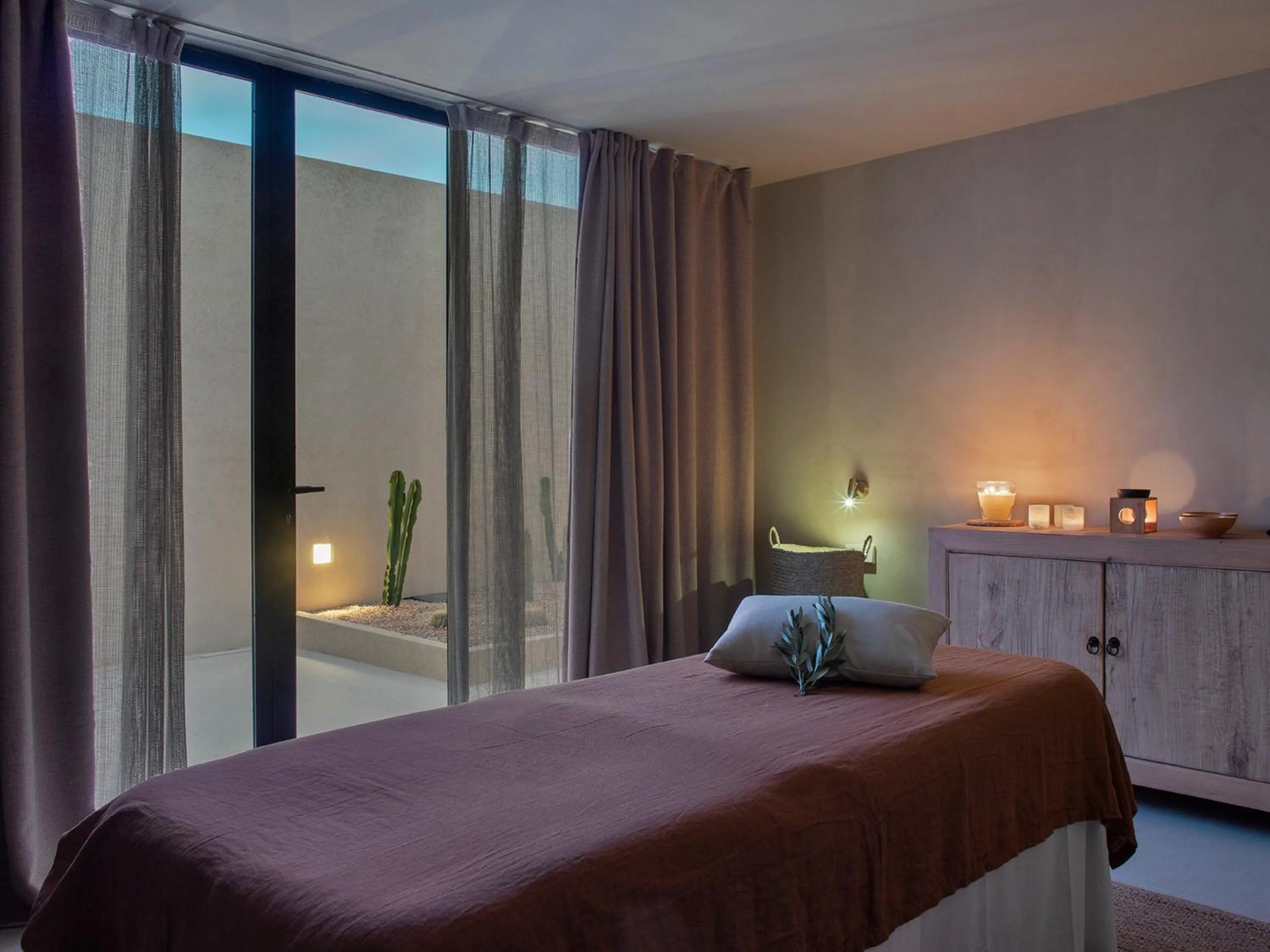 Massage, Bed in The Lodge Mallorca, Small Luxury Hotels