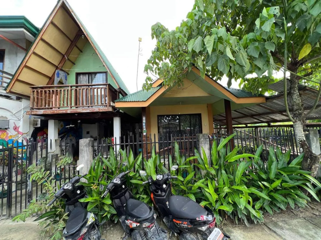 Property building in Flo Island Home