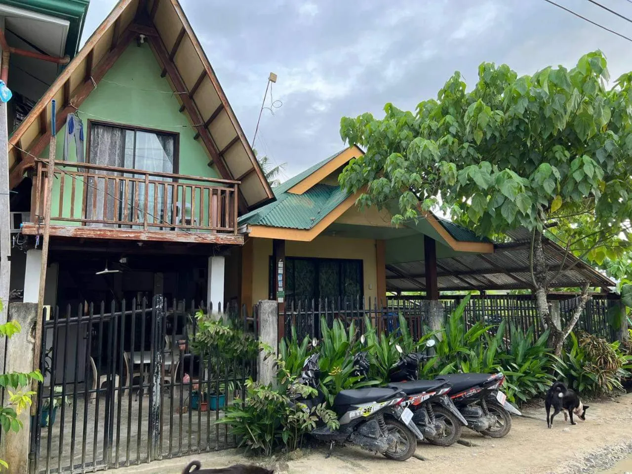 Property building in Flo Island Home