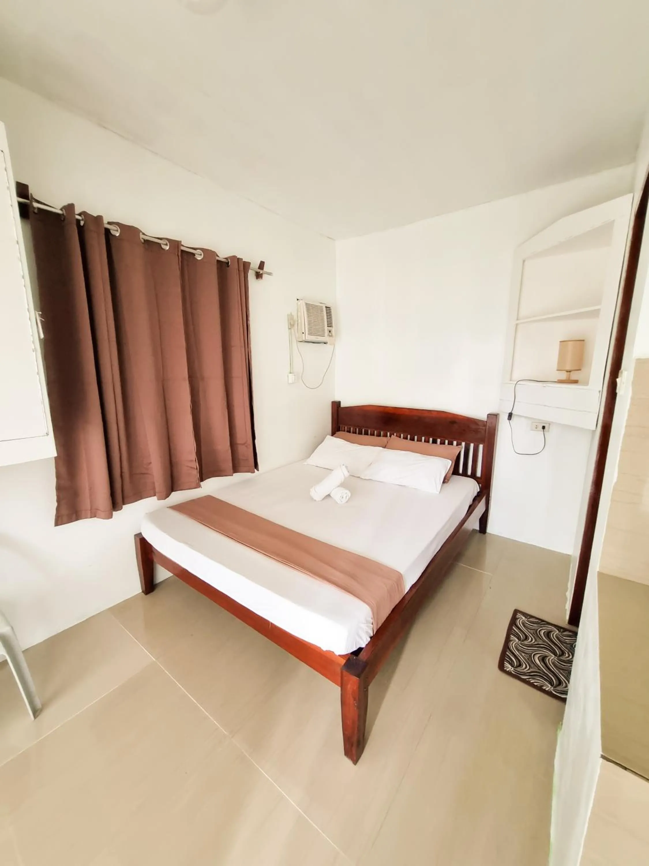 Bed in Flo Island Home