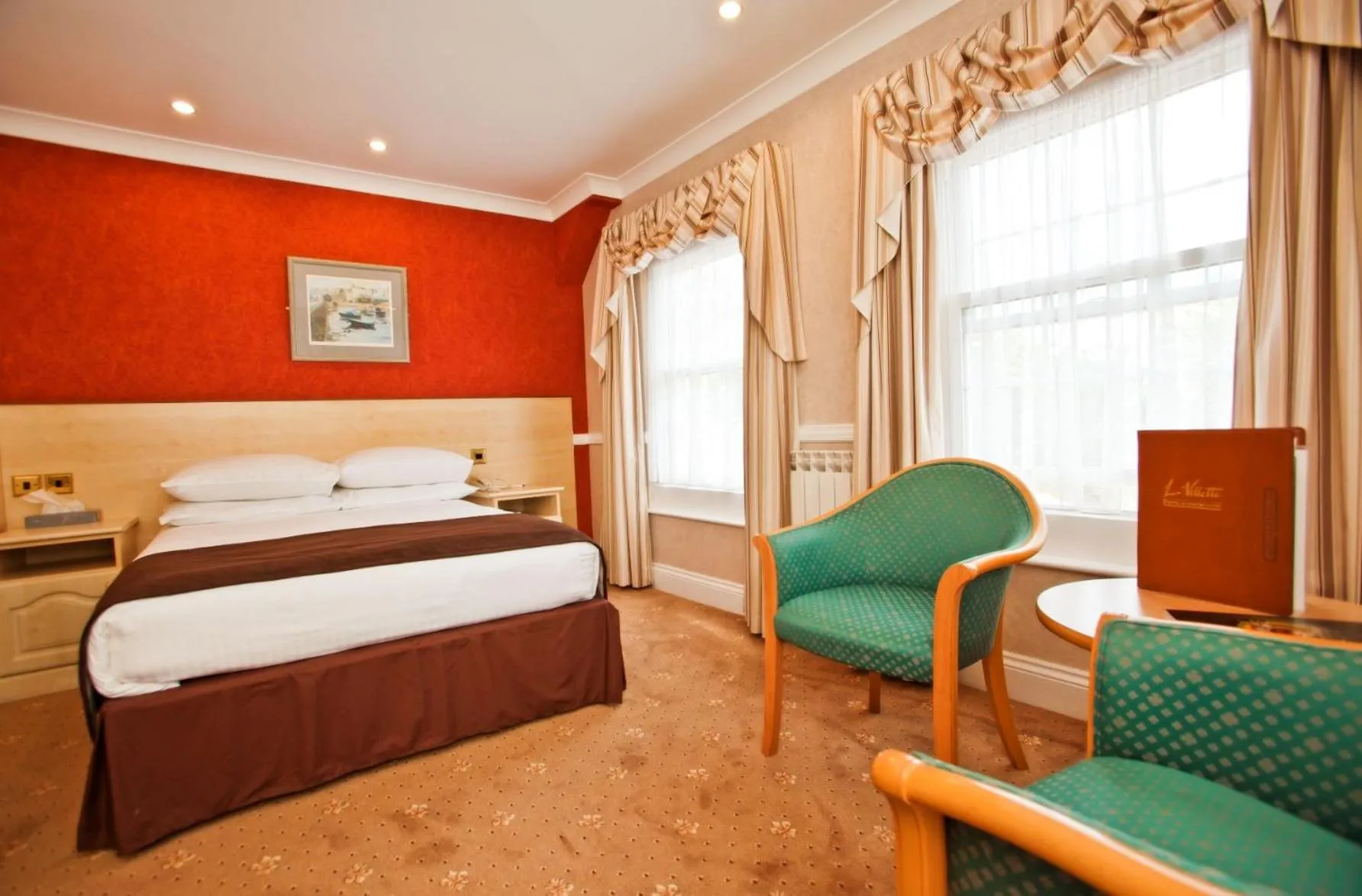 Photo of the whole room, Bed in La Villette Hotel