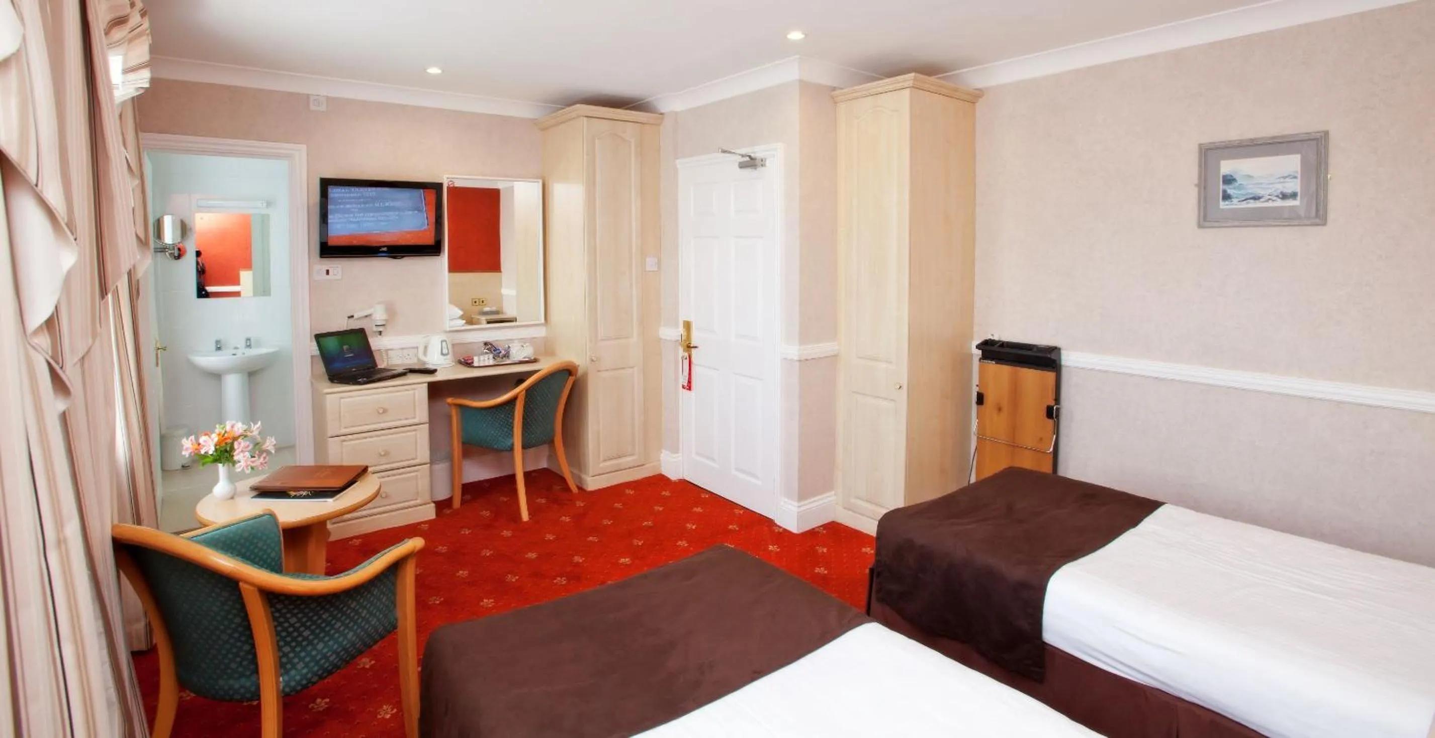 Bedroom, Bed in La Villette Hotel