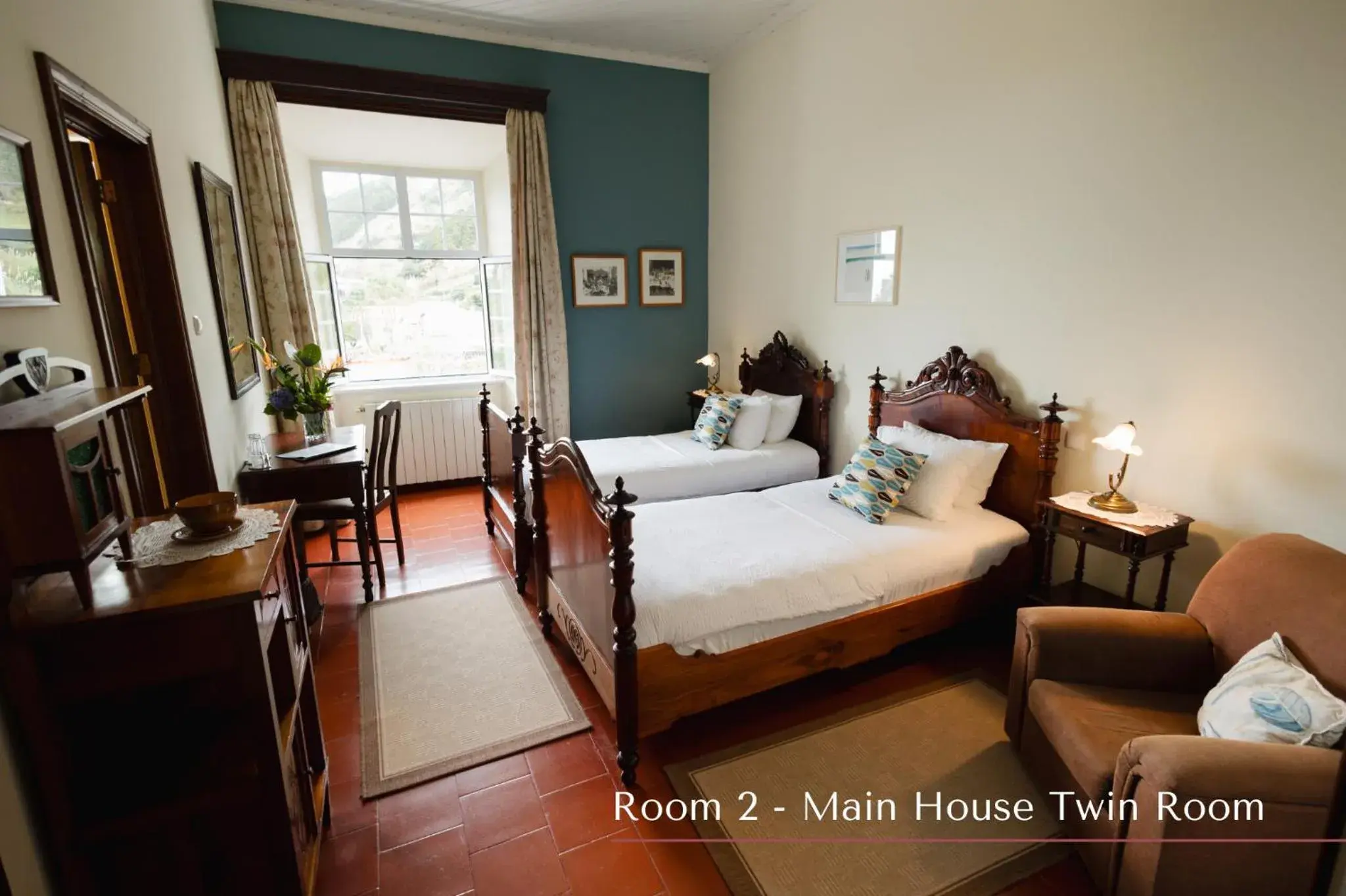 Twin Room with Sea View in Solar de Lalém Twin Room with Sea View in Solar de Lalém