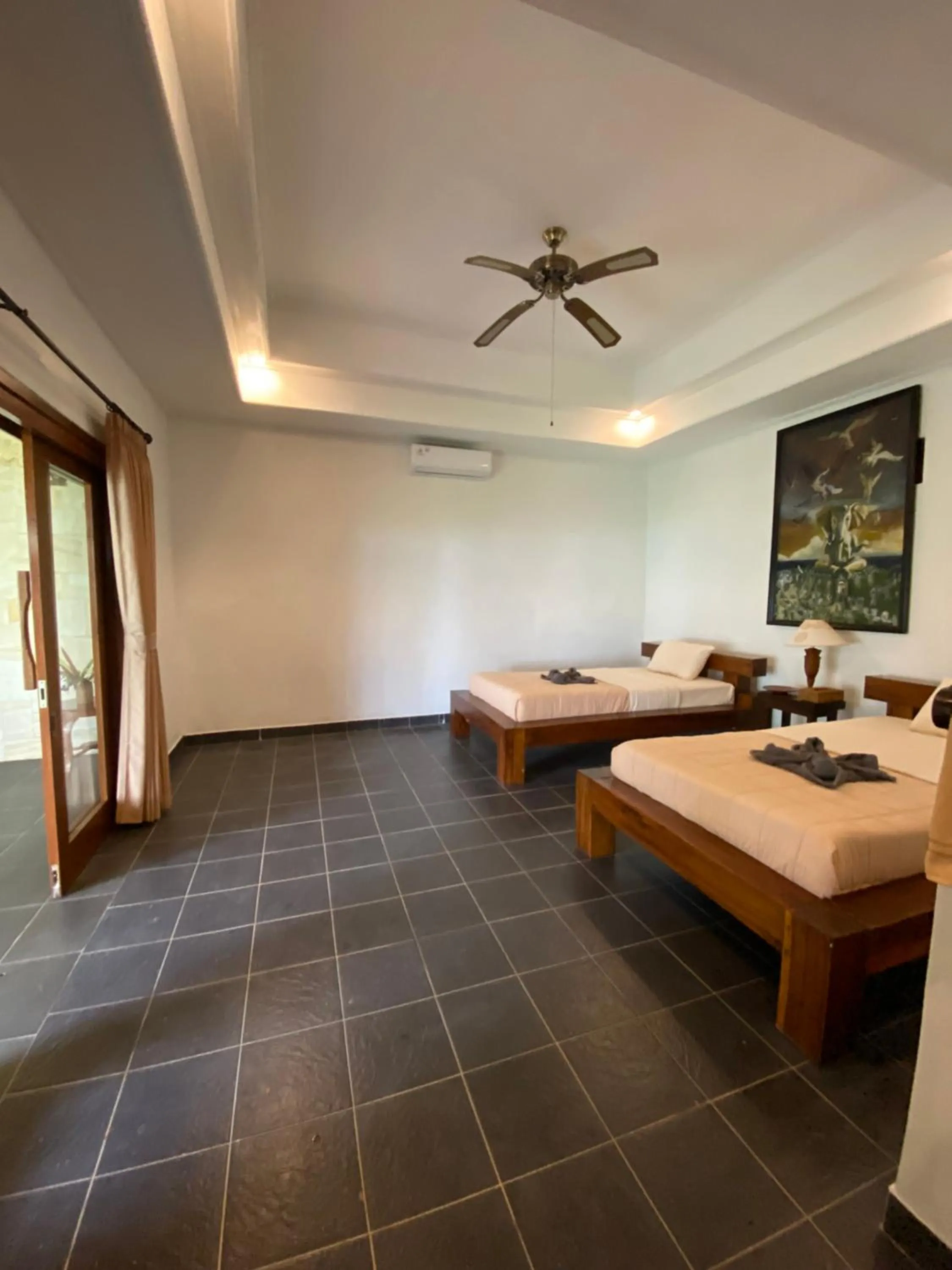 Bedroom, Bed in Geriasemalung