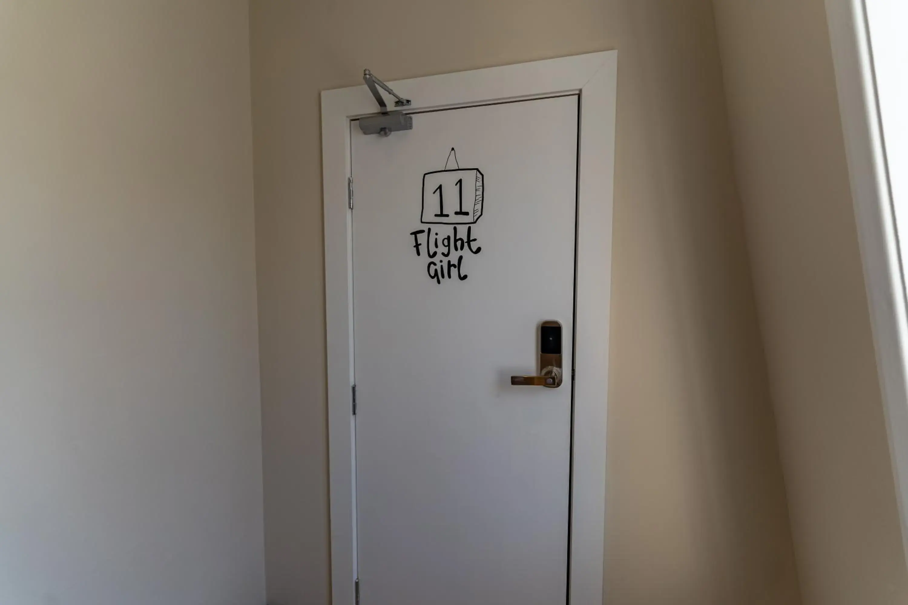 Bed in 14-Bed Female Dormitory Room in Hostelle - women only hostel London Bed in 14-Bed Female Dormitory Room in Hostelle - women only hostel London