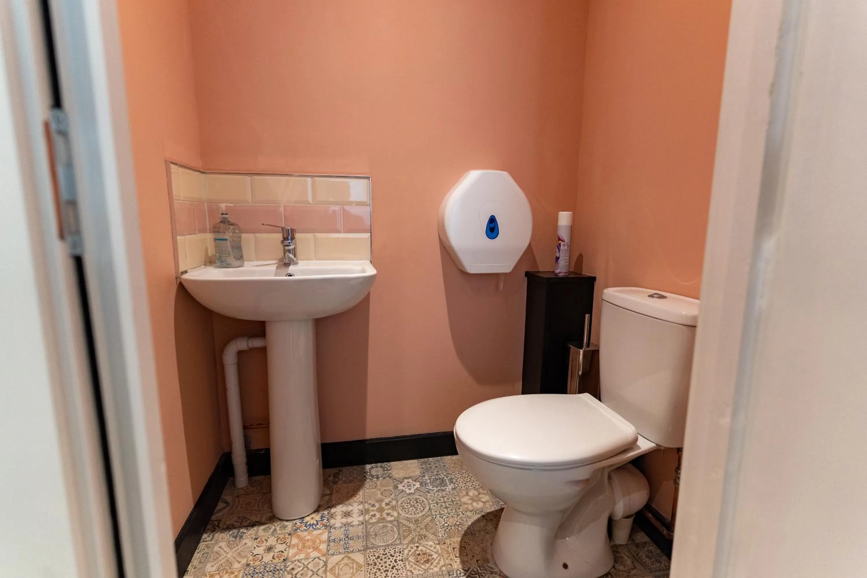 Toilet in Hostelle - women only hostel London