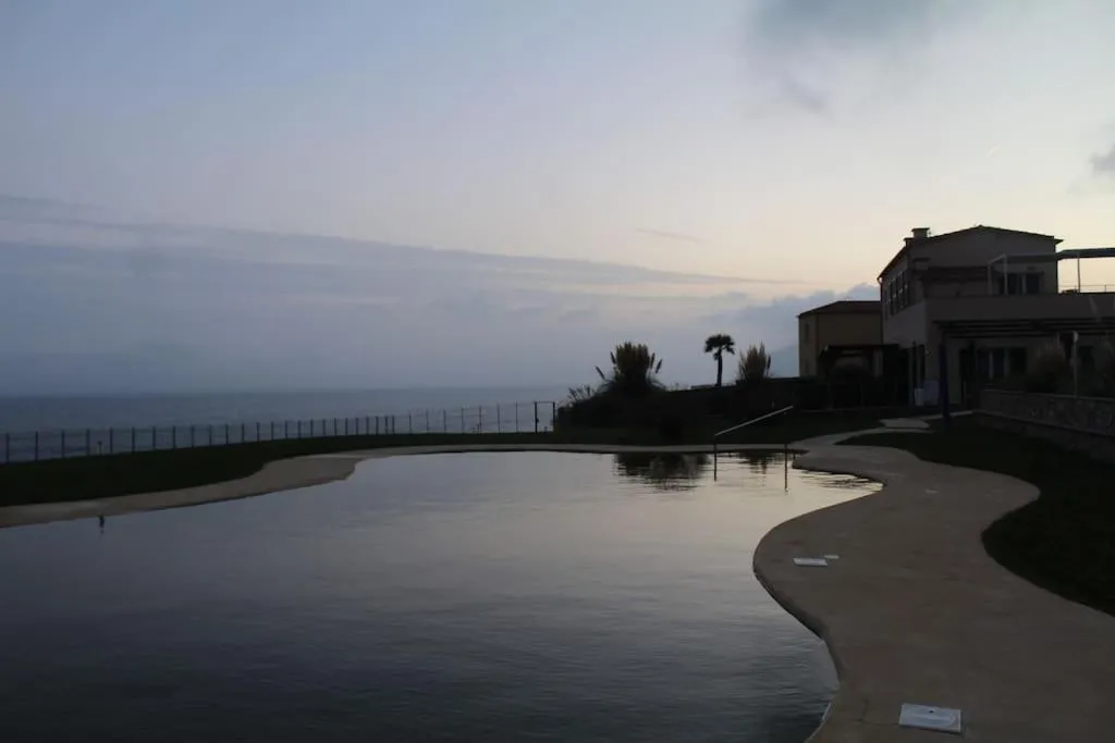 Swimming pool in Appartamento romantico con piscina
