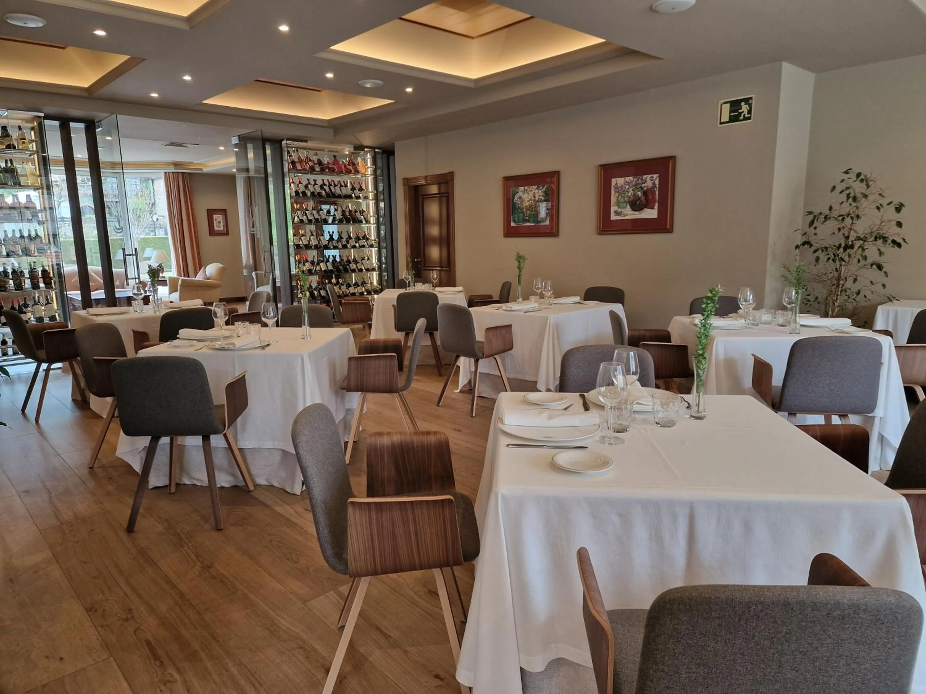 Restaurant/places to eat in Gran Hotel Balneario De Puente Viesgo