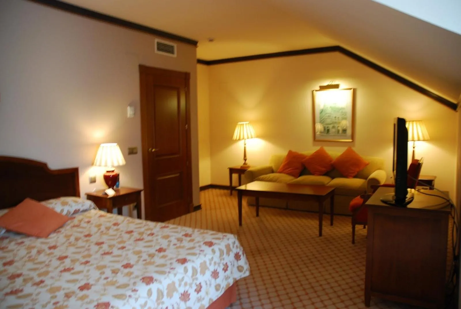 Photo of the whole room, Bed in Gran Hotel Balneario De Puente Viesgo