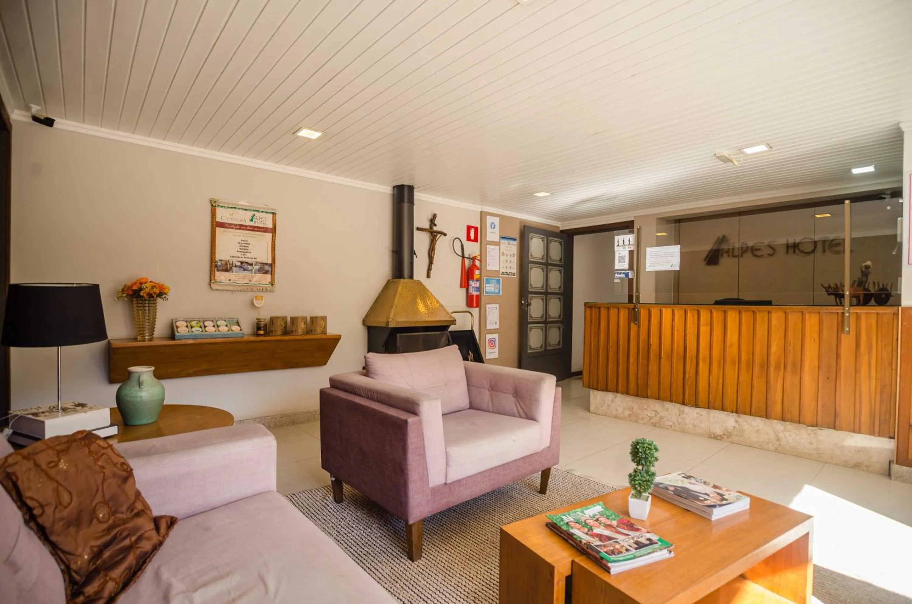 Living room in Alpes Hotel