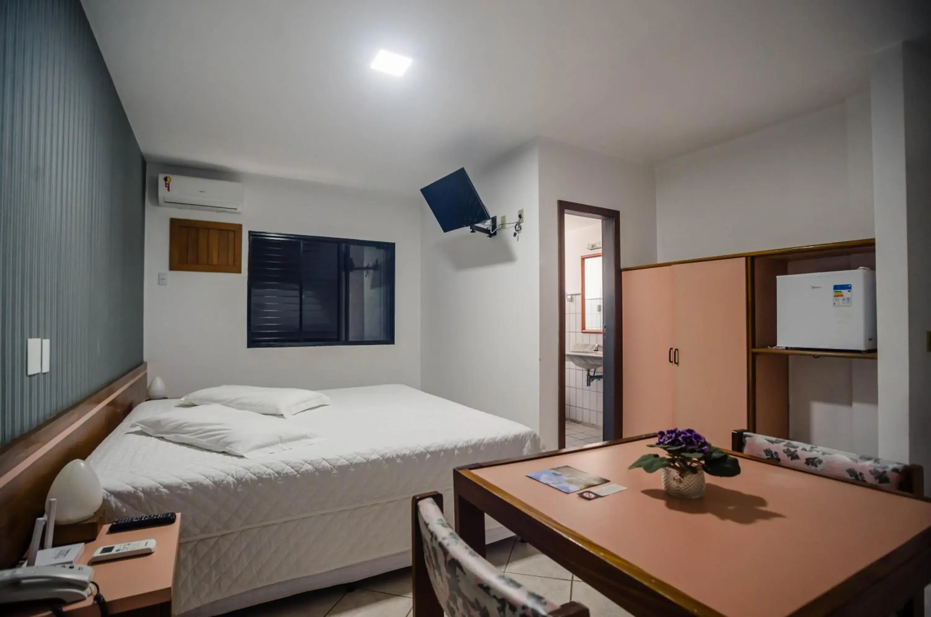 Bedroom, Bed in Alpes Hotel Bedroom, Bed in Alpes Hotel