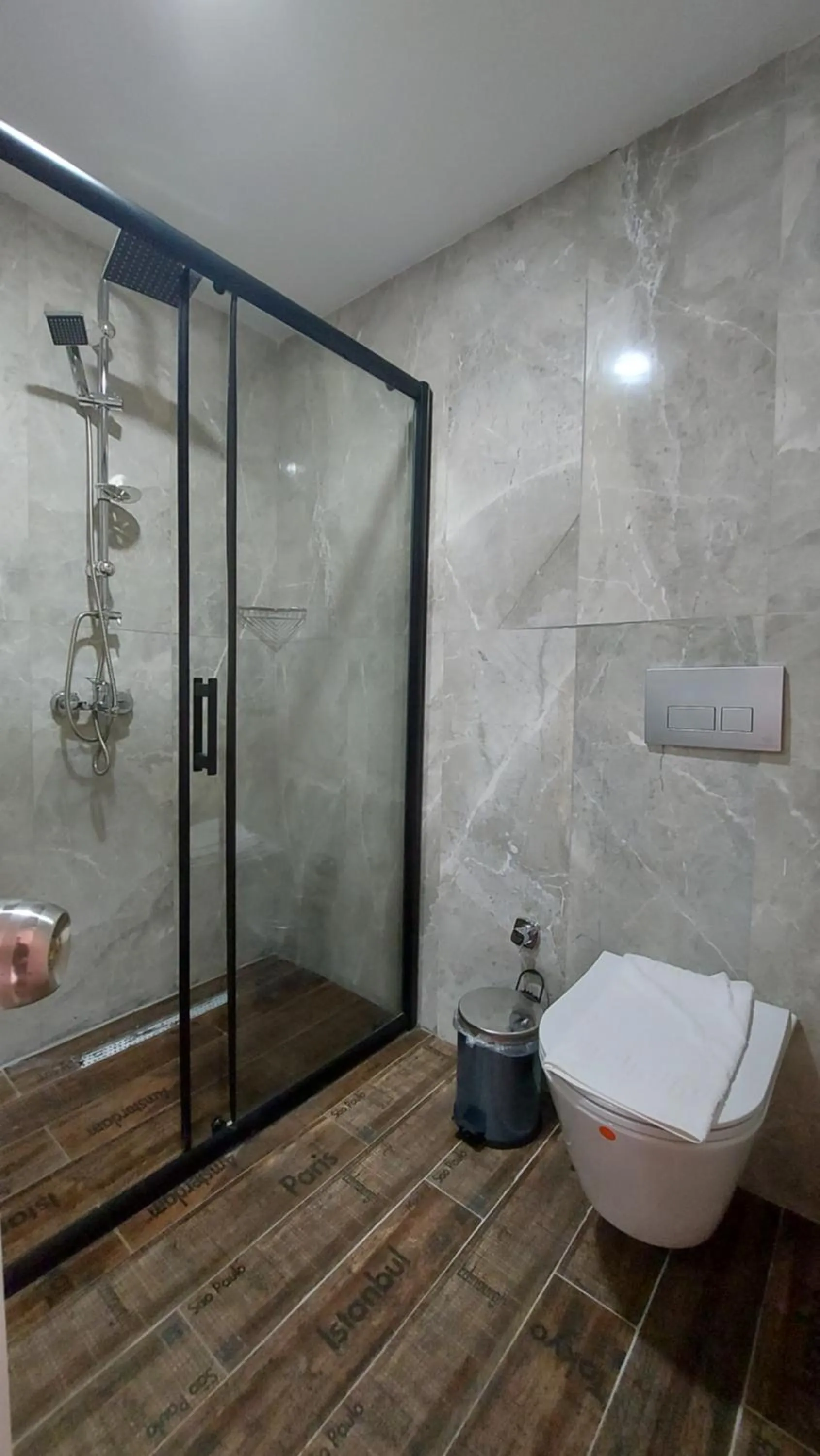 Shower in Lupo Libero Hotel Spa