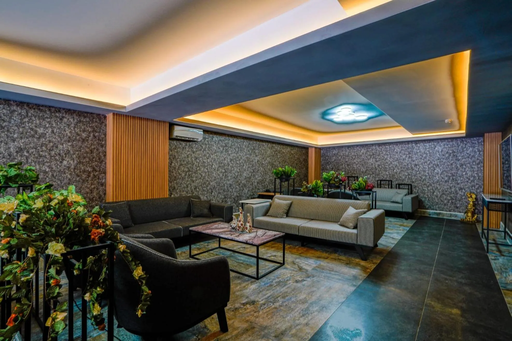 Lobby or reception in Lupo Libero Hotel Spa