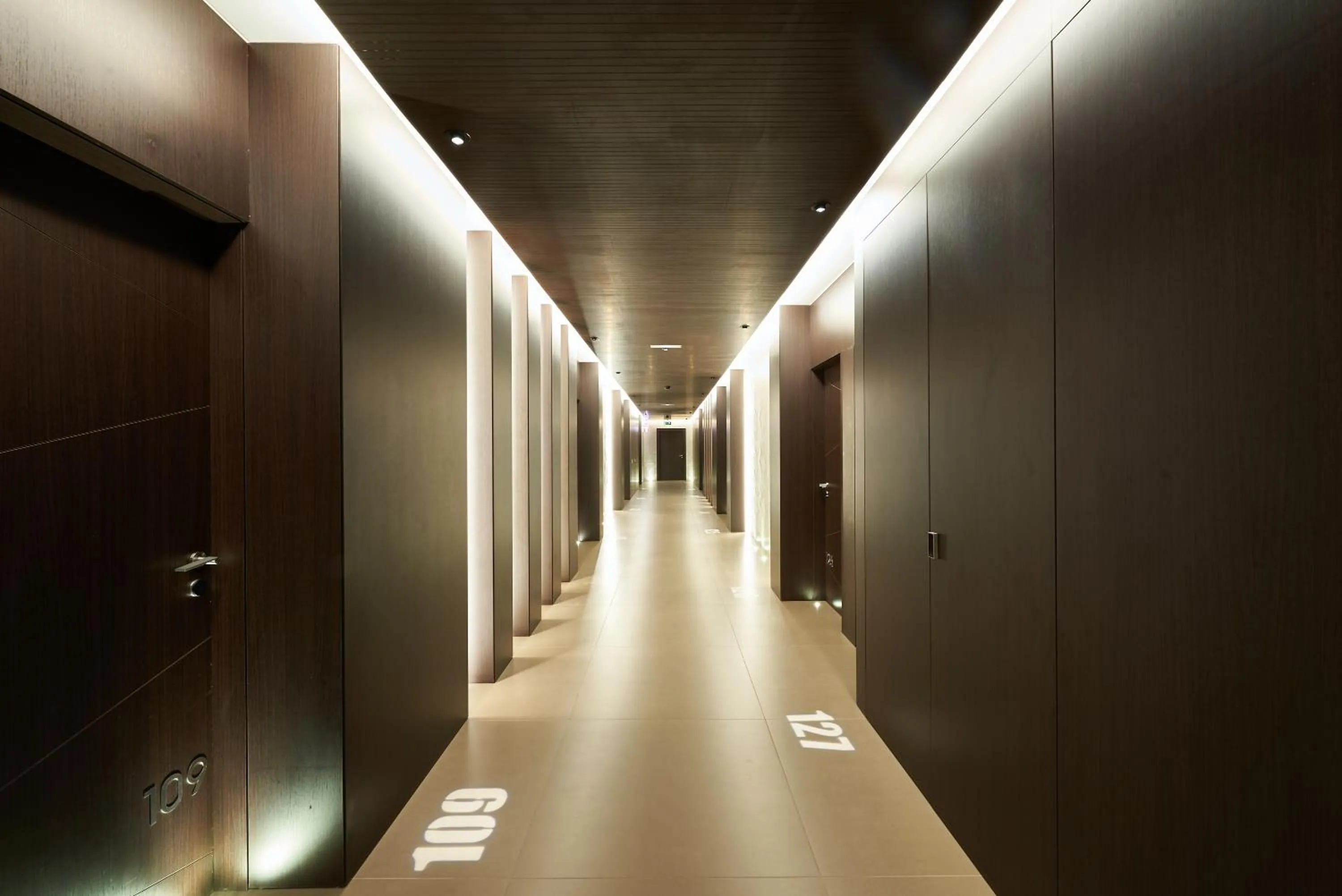 Area and facilities in Checkin Flamingo