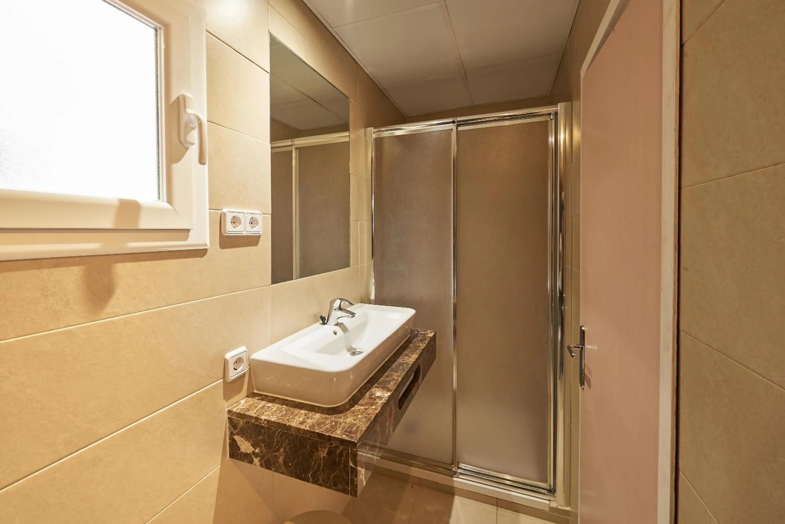 Shower in Checkin Flamingo