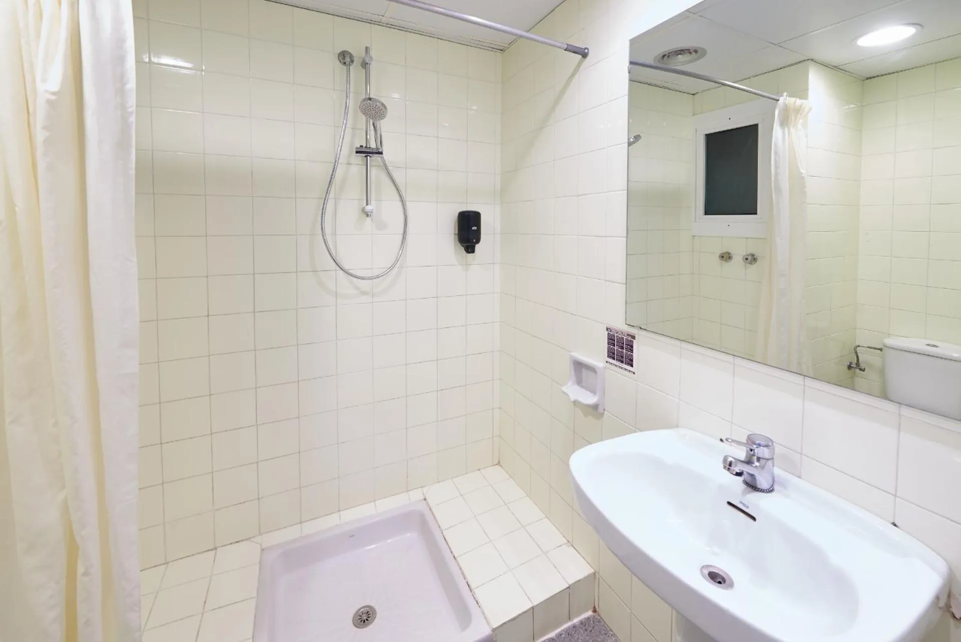 Shower in Checkin Flamingo