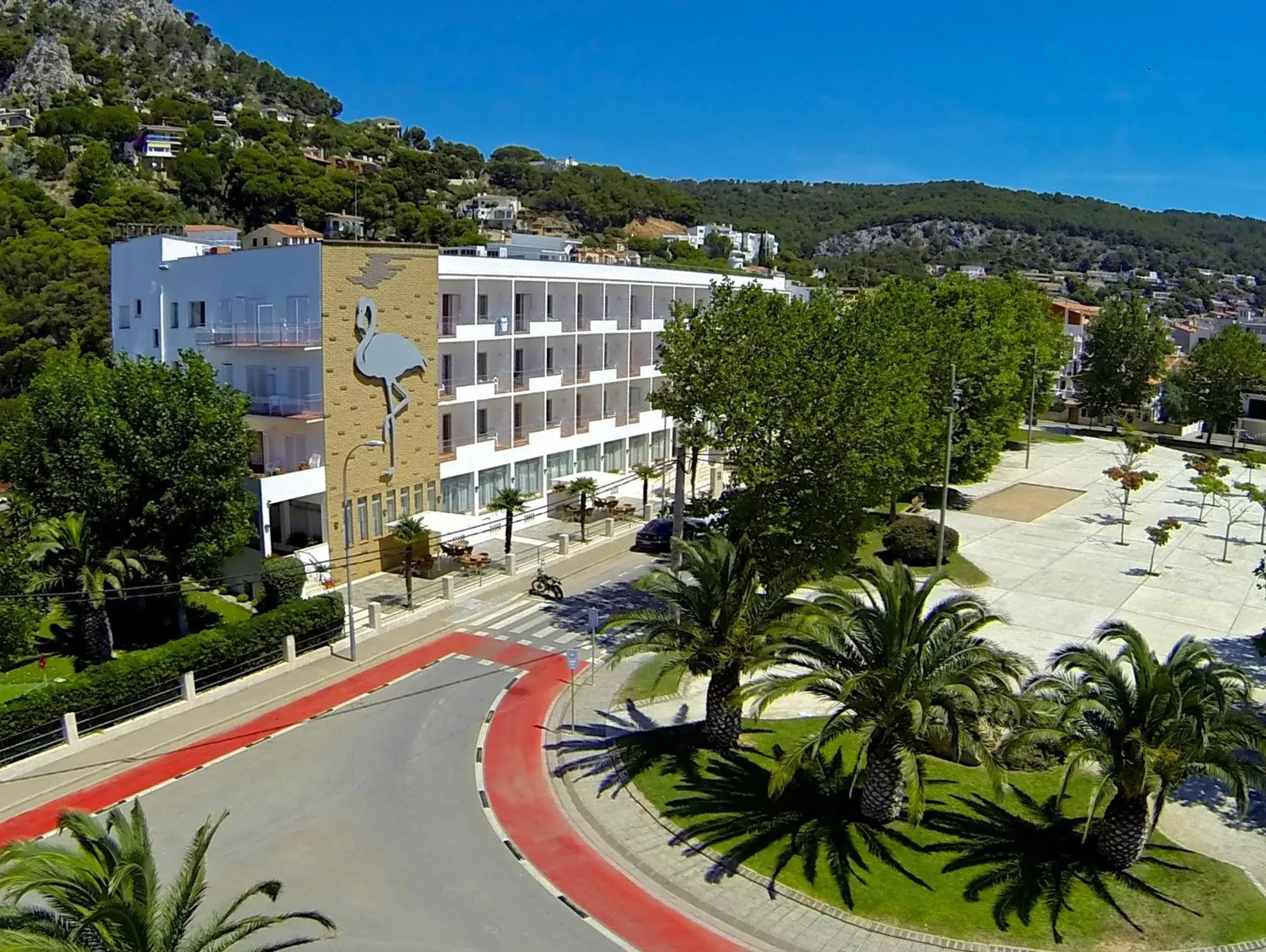 Property building in Checkin Flamingo Property building in Checkin Flamingo