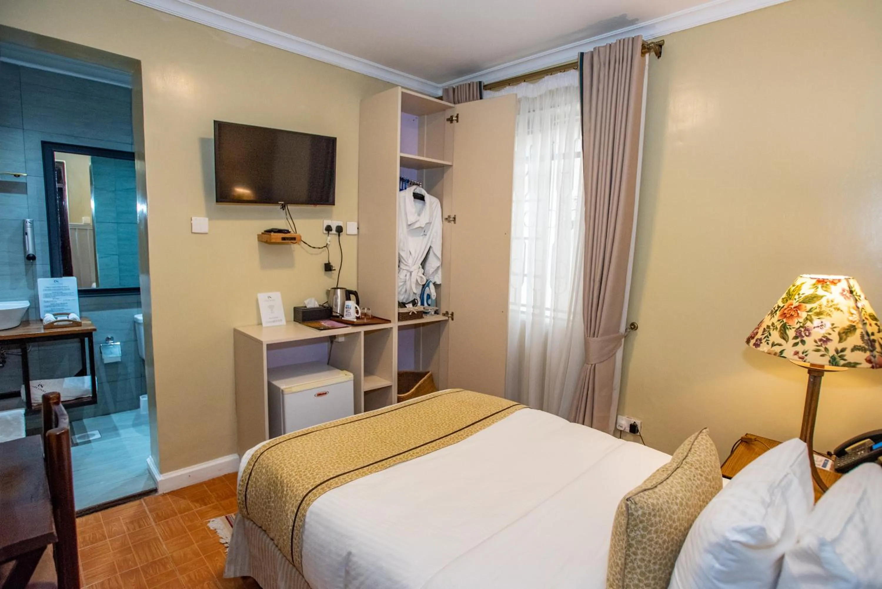 Bed in Cozy Stead Hotel - Garden House, Gigiri