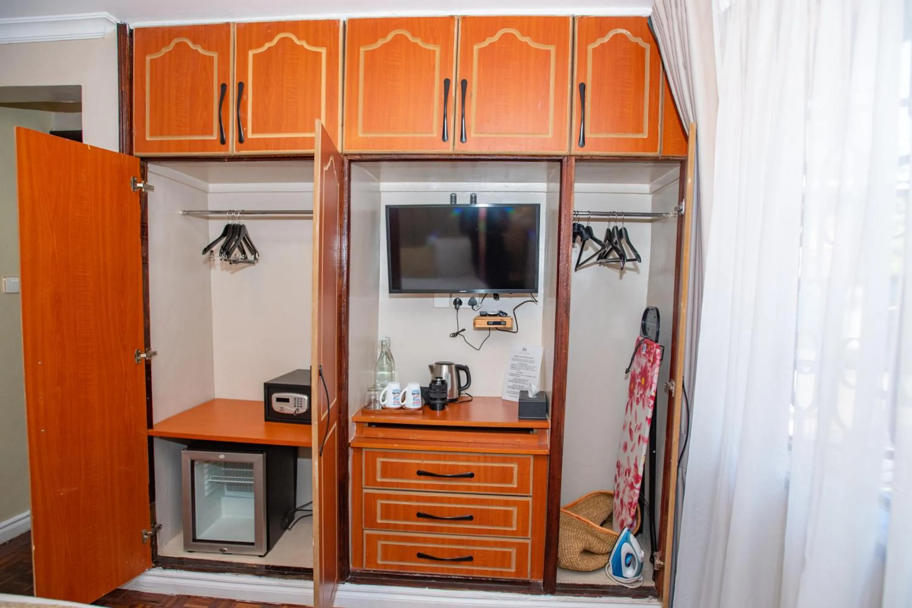 TV and multimedia in Cozy Stead Hotel - Garden House, Gigiri