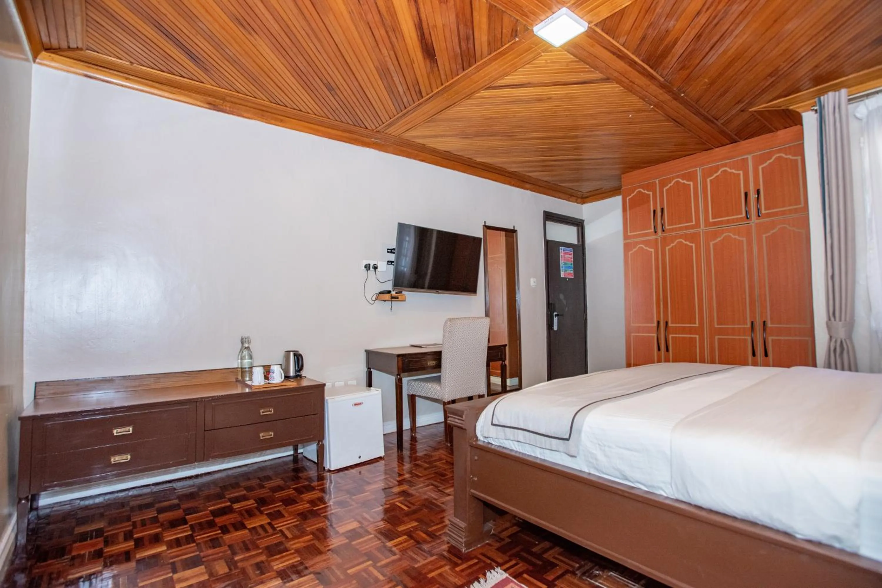 Bed in Cozy Stead Hotel - Garden House, Gigiri