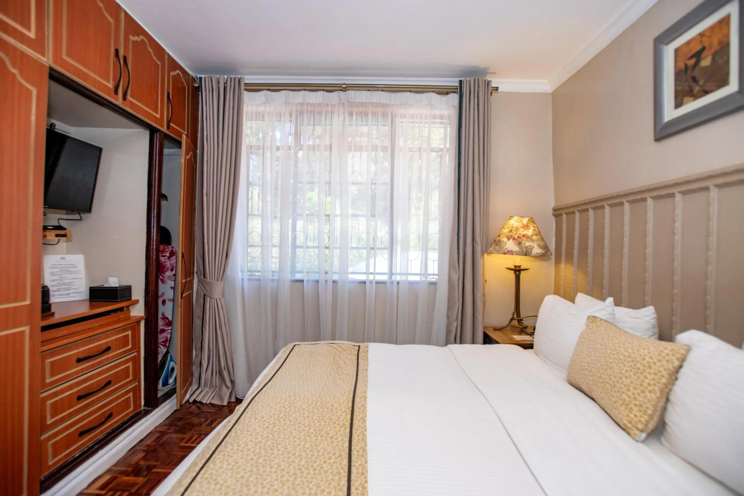 Bed in Cozy Stead Hotel - Garden House, Gigiri