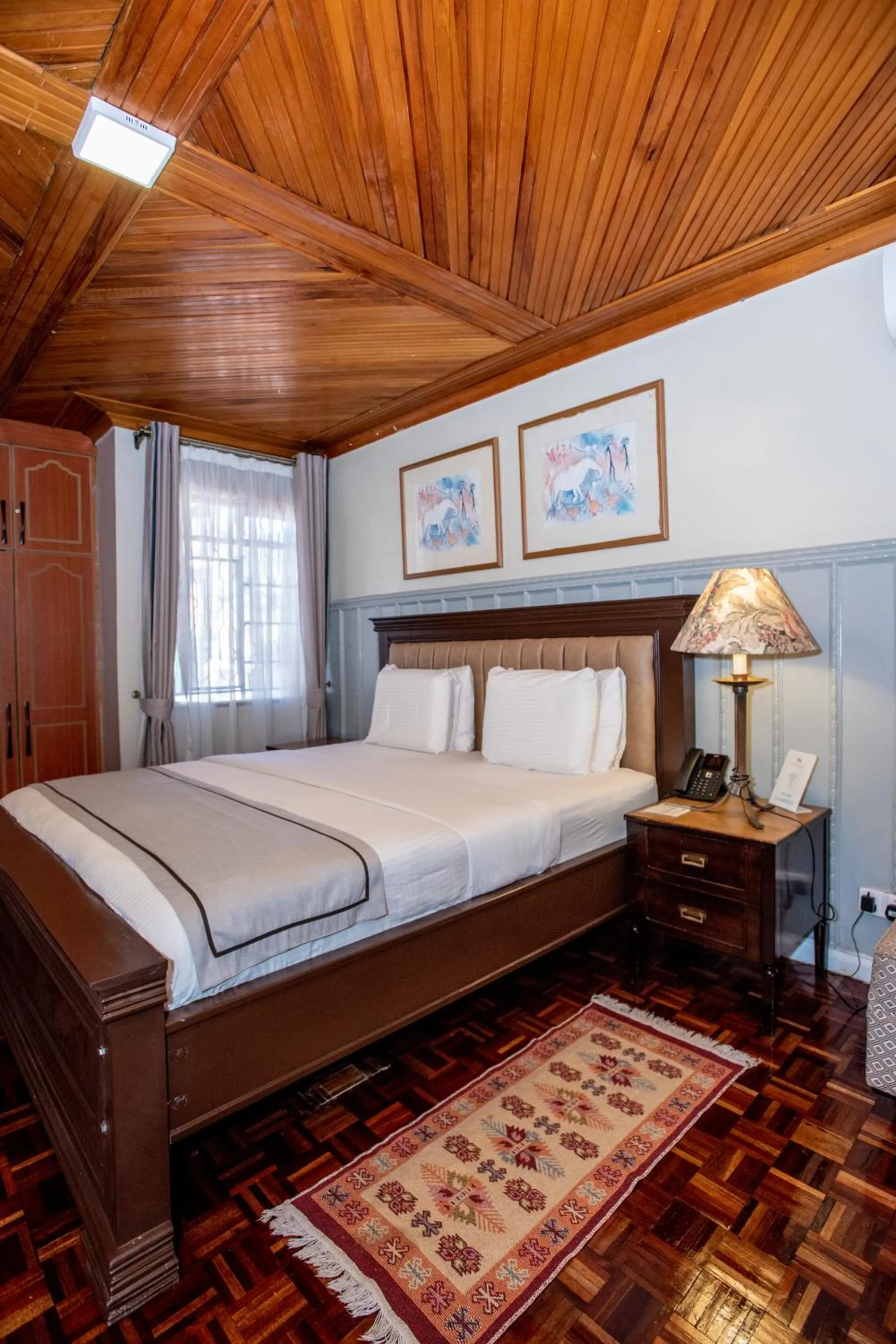 Bed in Cozy Stead Hotel - Garden House, Gigiri