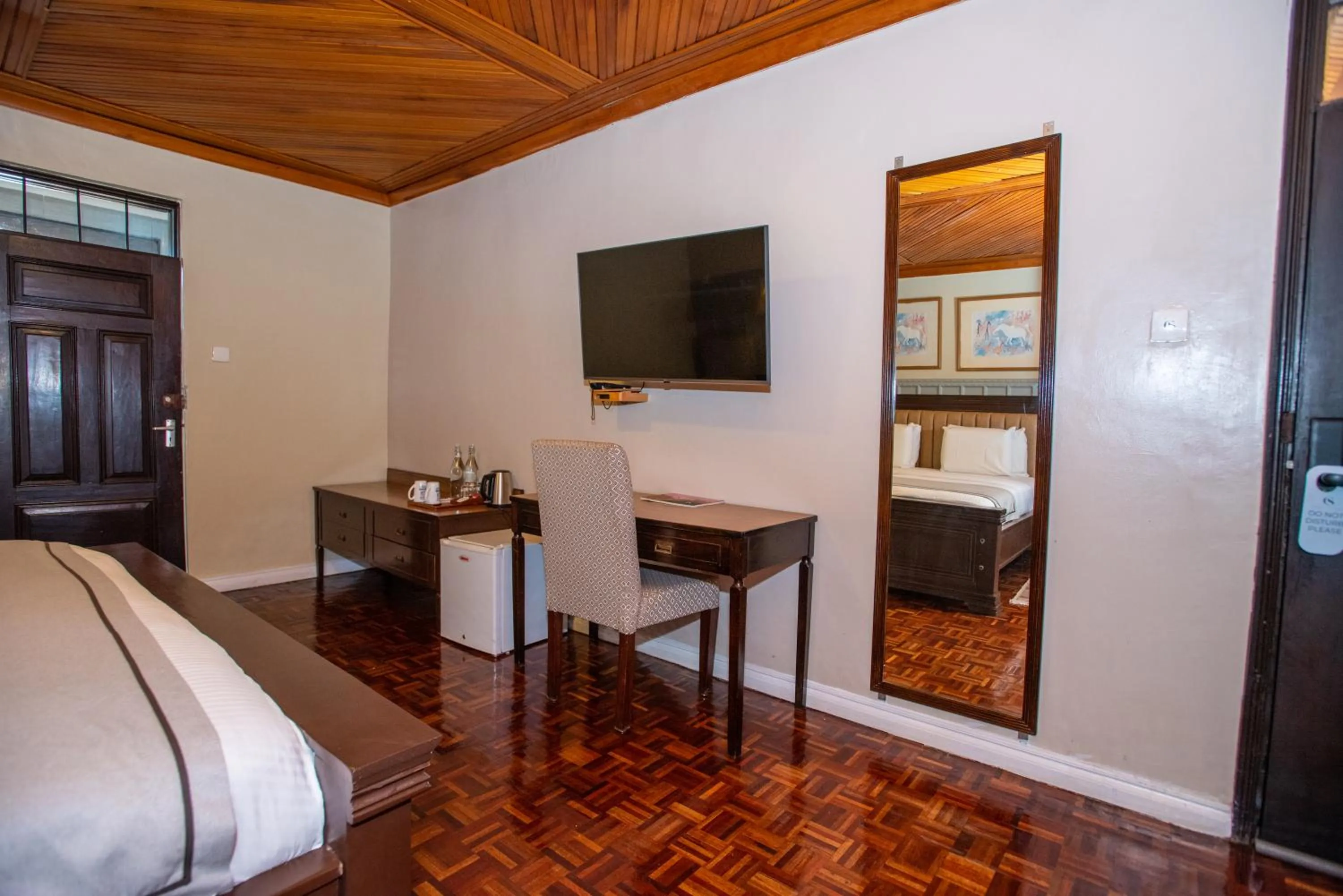 TV and multimedia, Bed in Cozy Stead Hotel - Garden House, Gigiri
