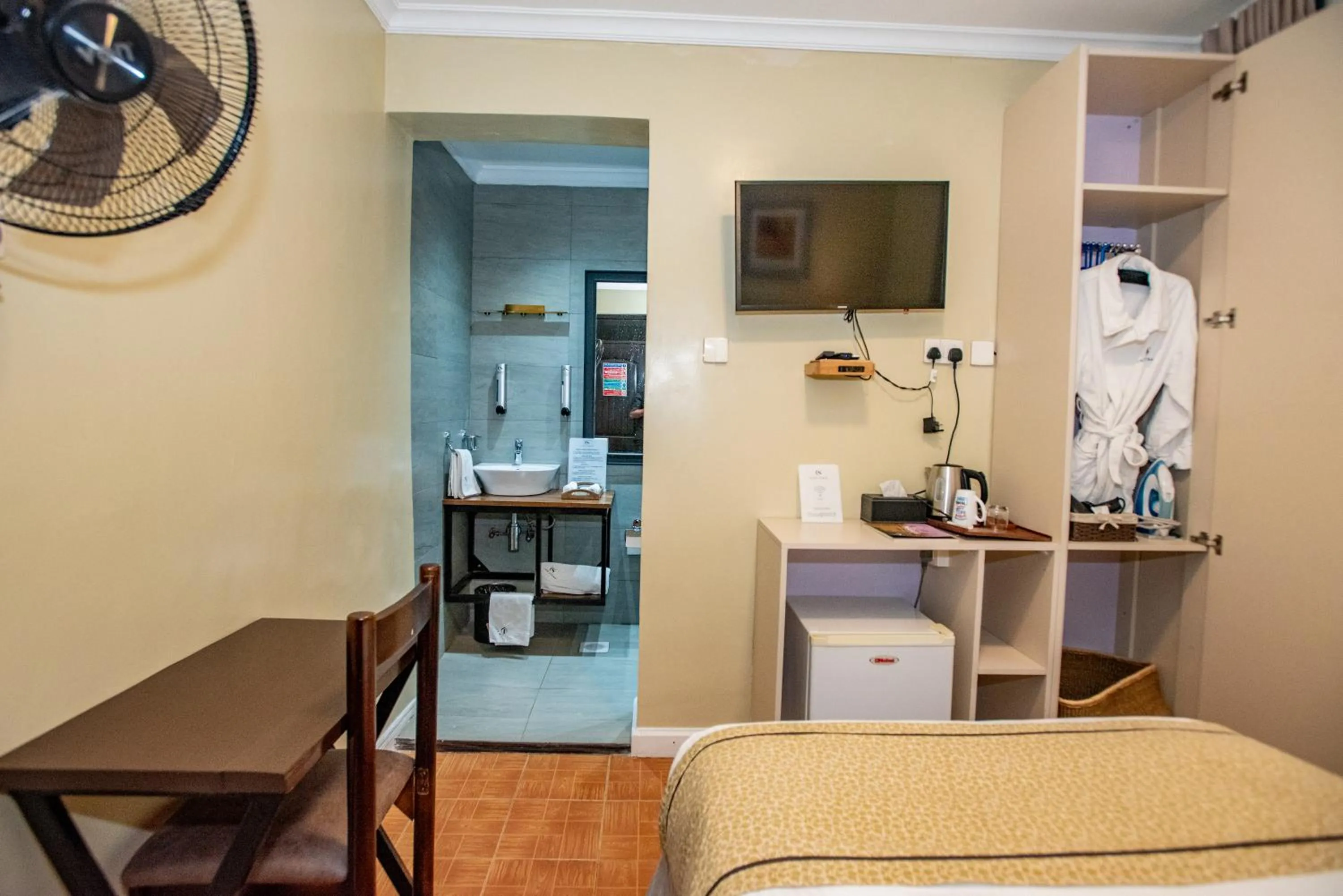 Bed in Cozy Stead Hotel - Garden House, Gigiri