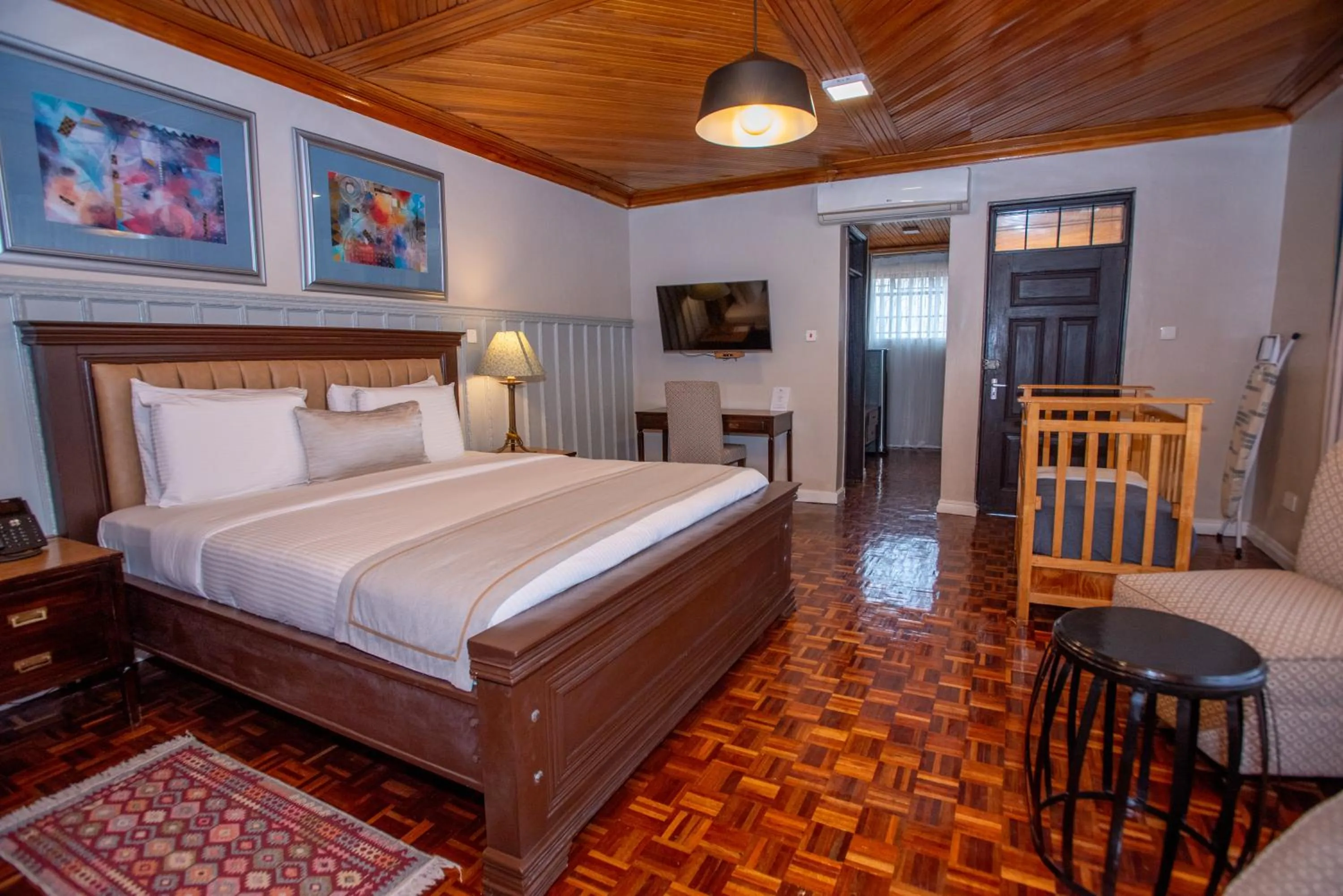 Bed in Cozy Stead Hotel - Garden House, Gigiri