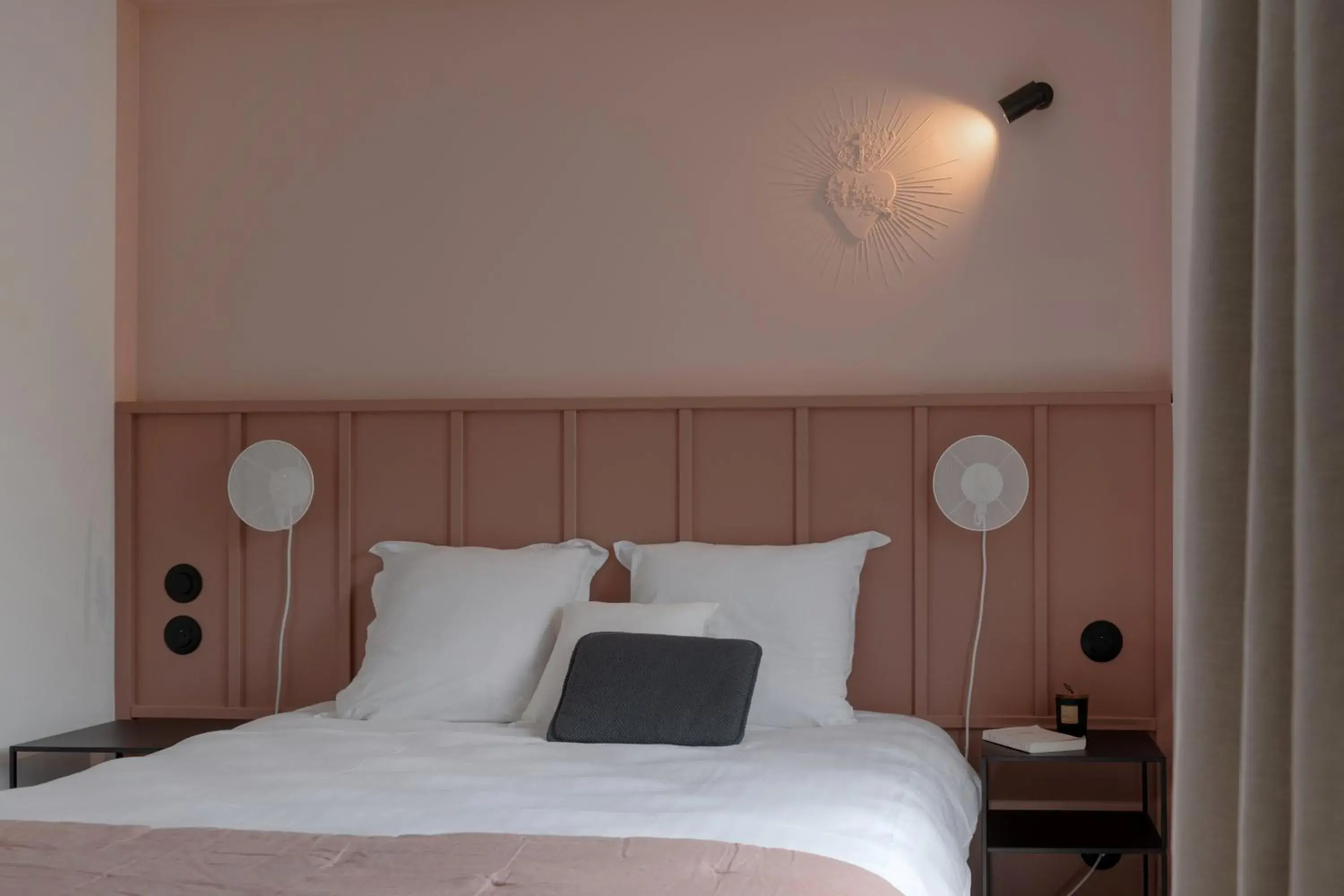 Photo of the whole room, Bed in Hôtel Le Prieuré Photo of the whole room, Bed in Hôtel Le Prieuré