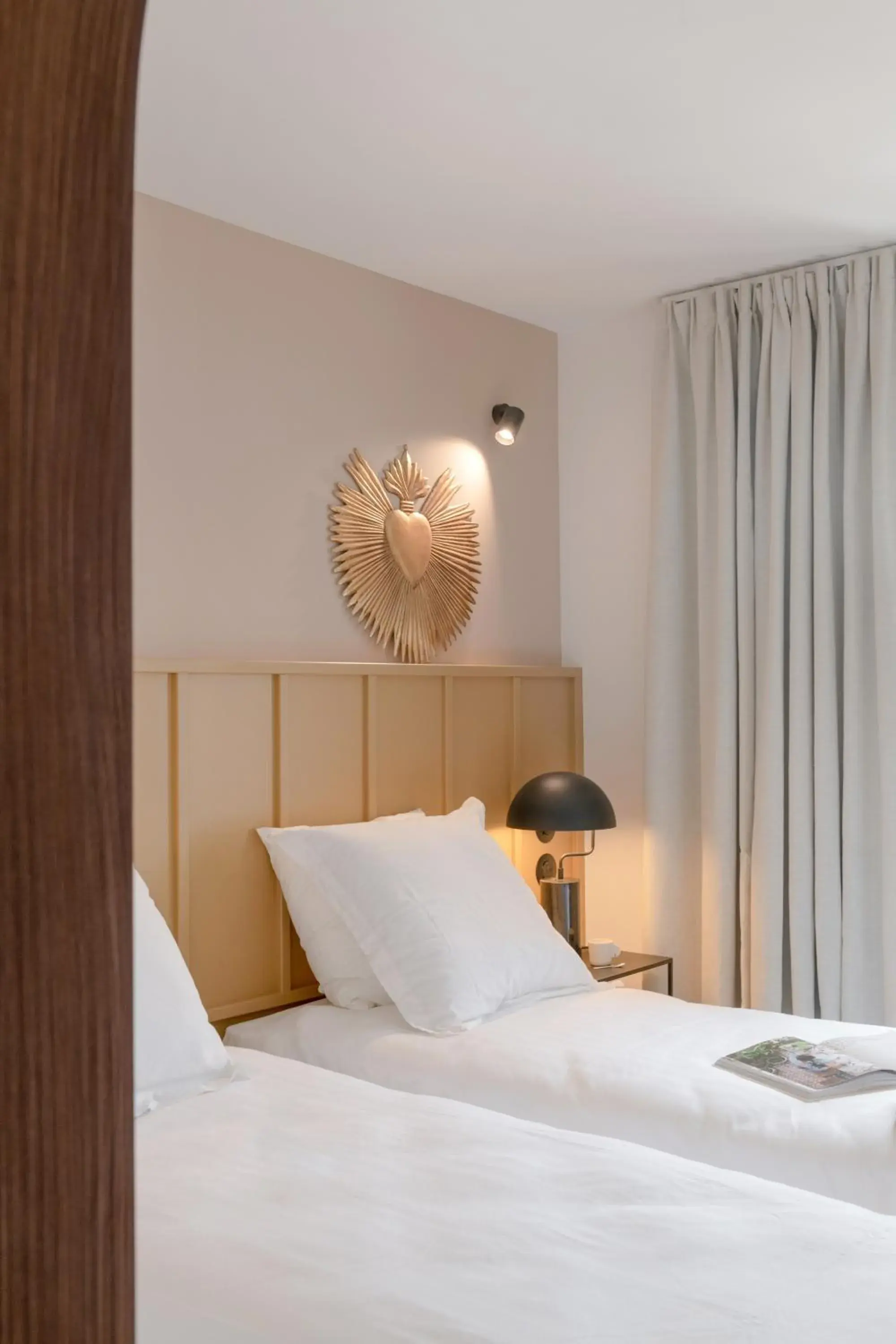 Twin Room in Hôtel Le Prieuré Twin Room in Hôtel Le Prieuré