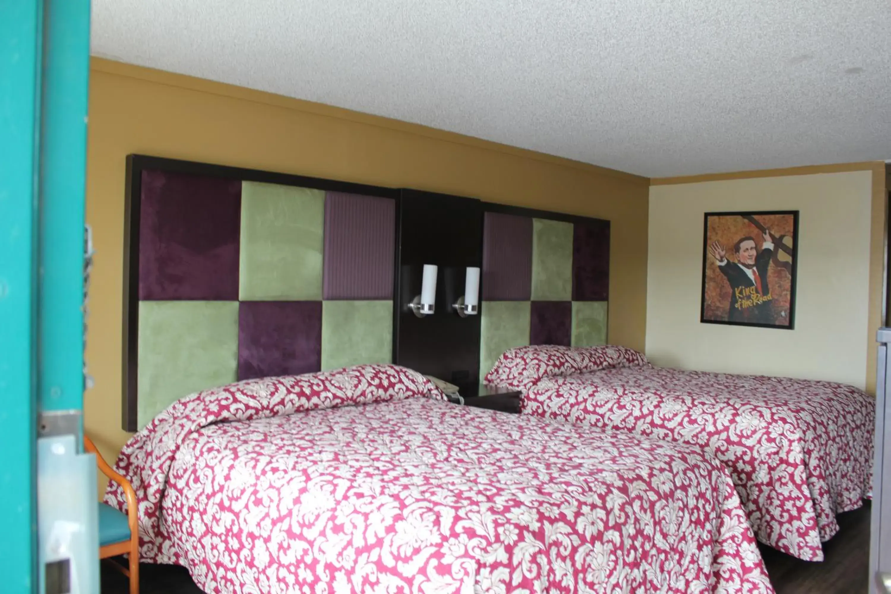 Deluxe Double Room (2 Adults + 1 Child) in Executive Inn & Suites Deluxe Double Room (2 Adults + 1 Child) in Executive Inn & Suites