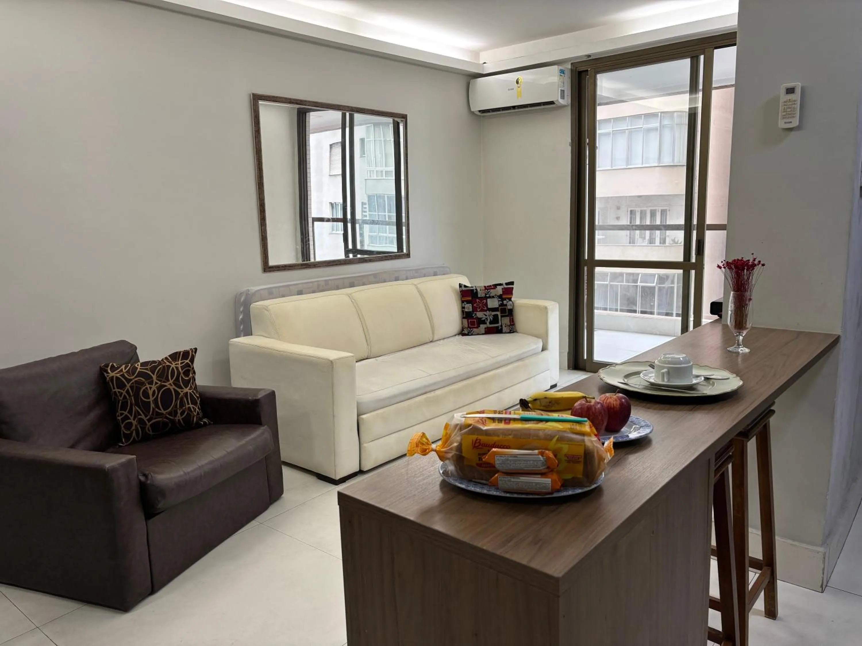 Flat Praia de Copacabana - Pé na Areia