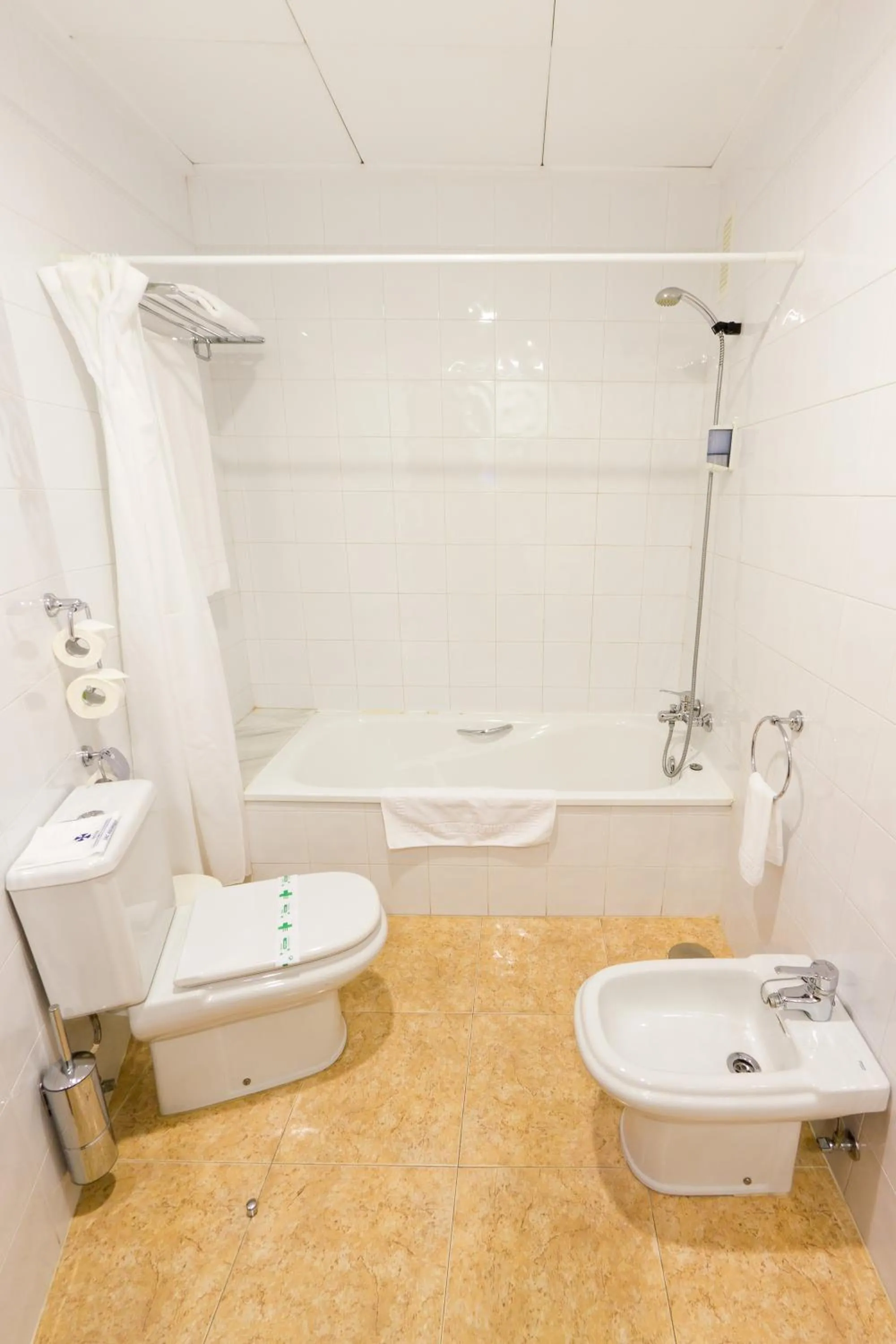 Bathroom in Hotel Traíña