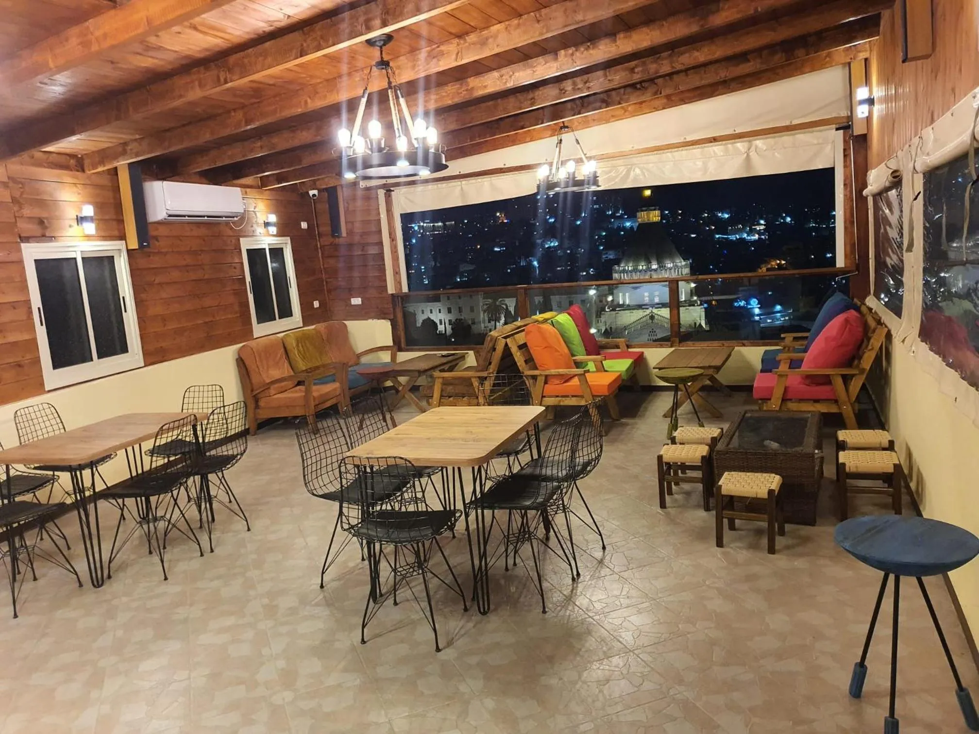 Restaurant/places to eat in Seedi Yousef Hostel & Cafe