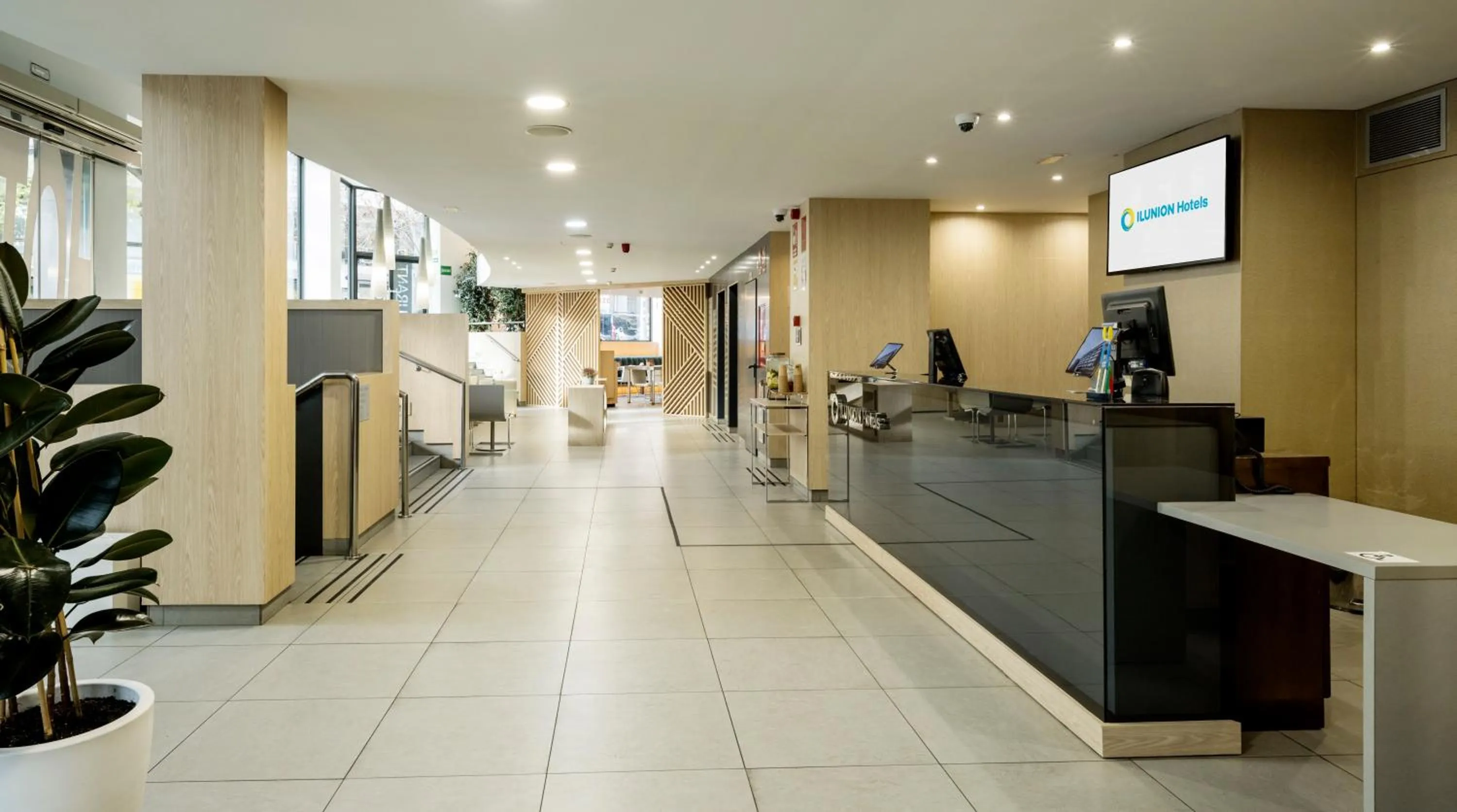 Lobby or reception in Ilunion Auditori