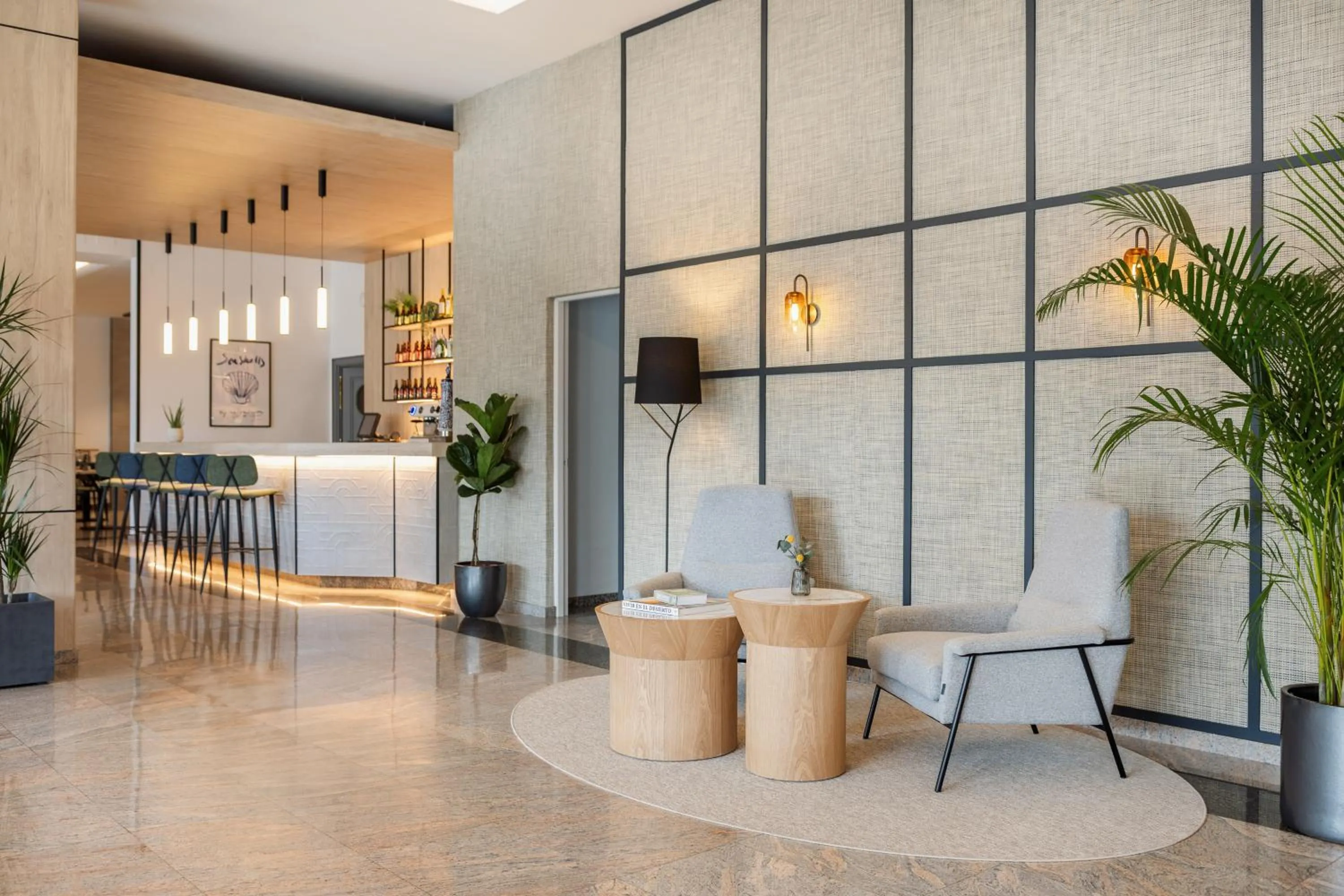 Lounge or bar in Hotel Santiago Plaza Affiliated by Meliá