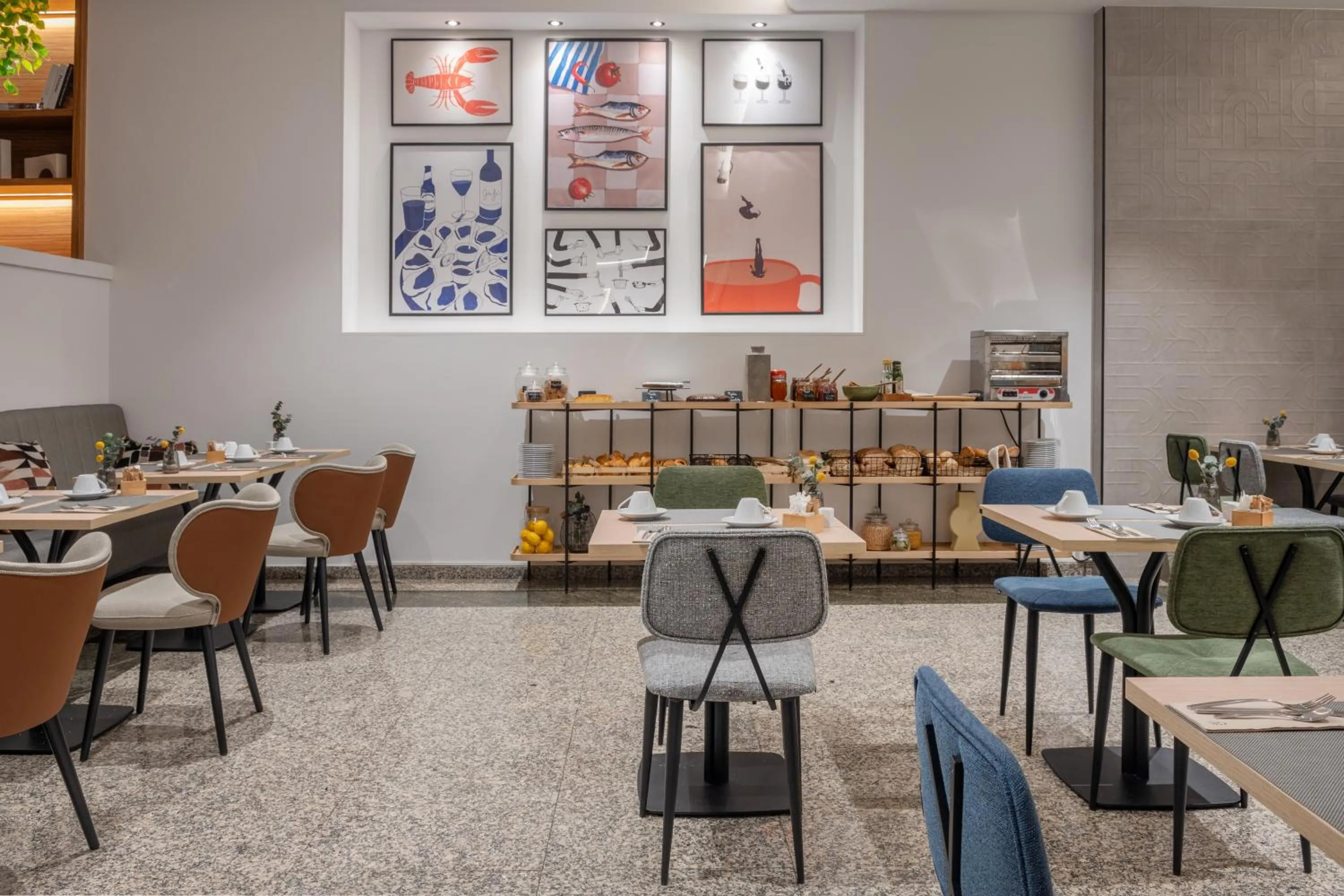 Buffet breakfast in Hotel Santiago Plaza Affiliated by Meliá