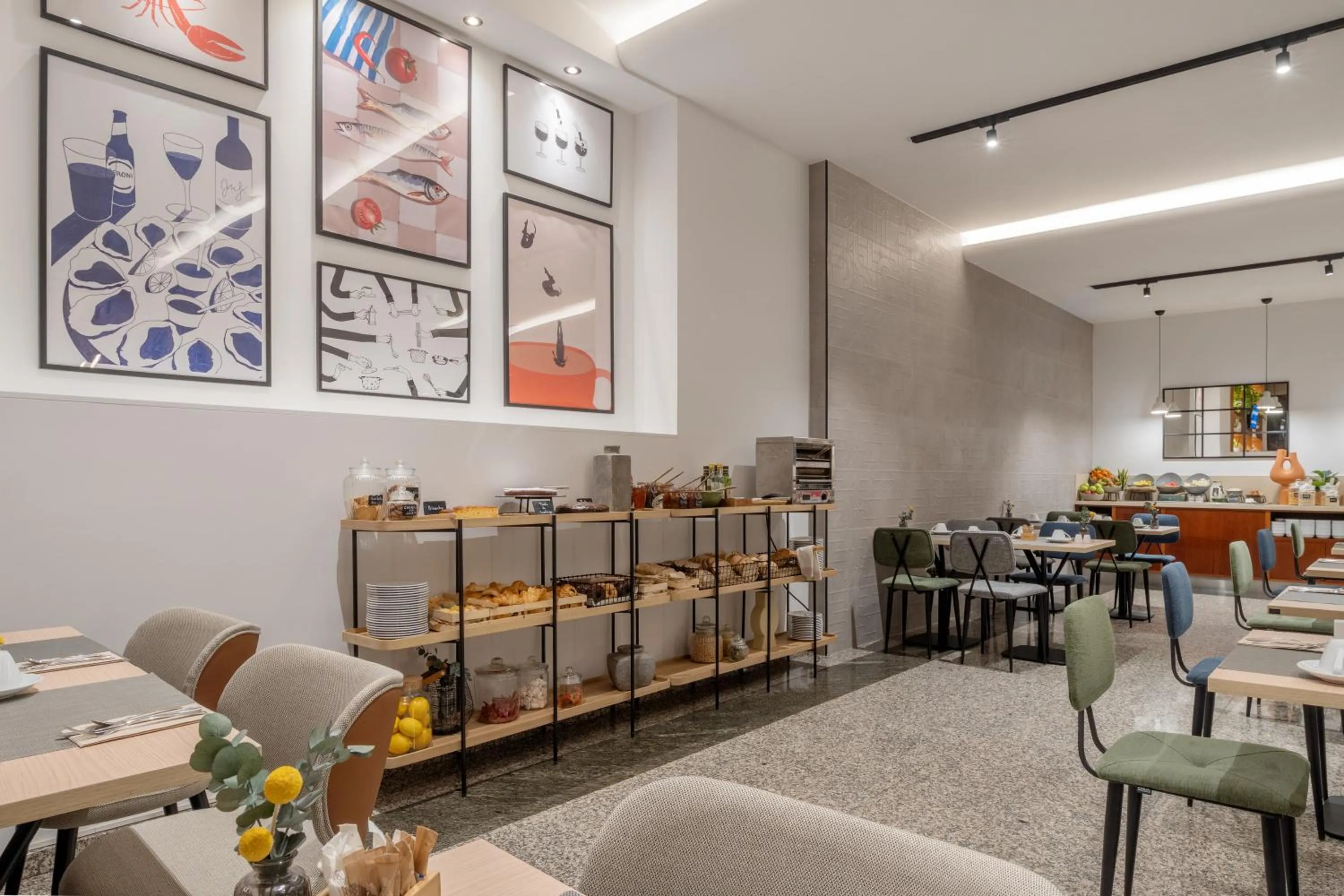 Buffet breakfast in Hotel Santiago Plaza Affiliated by Meliá