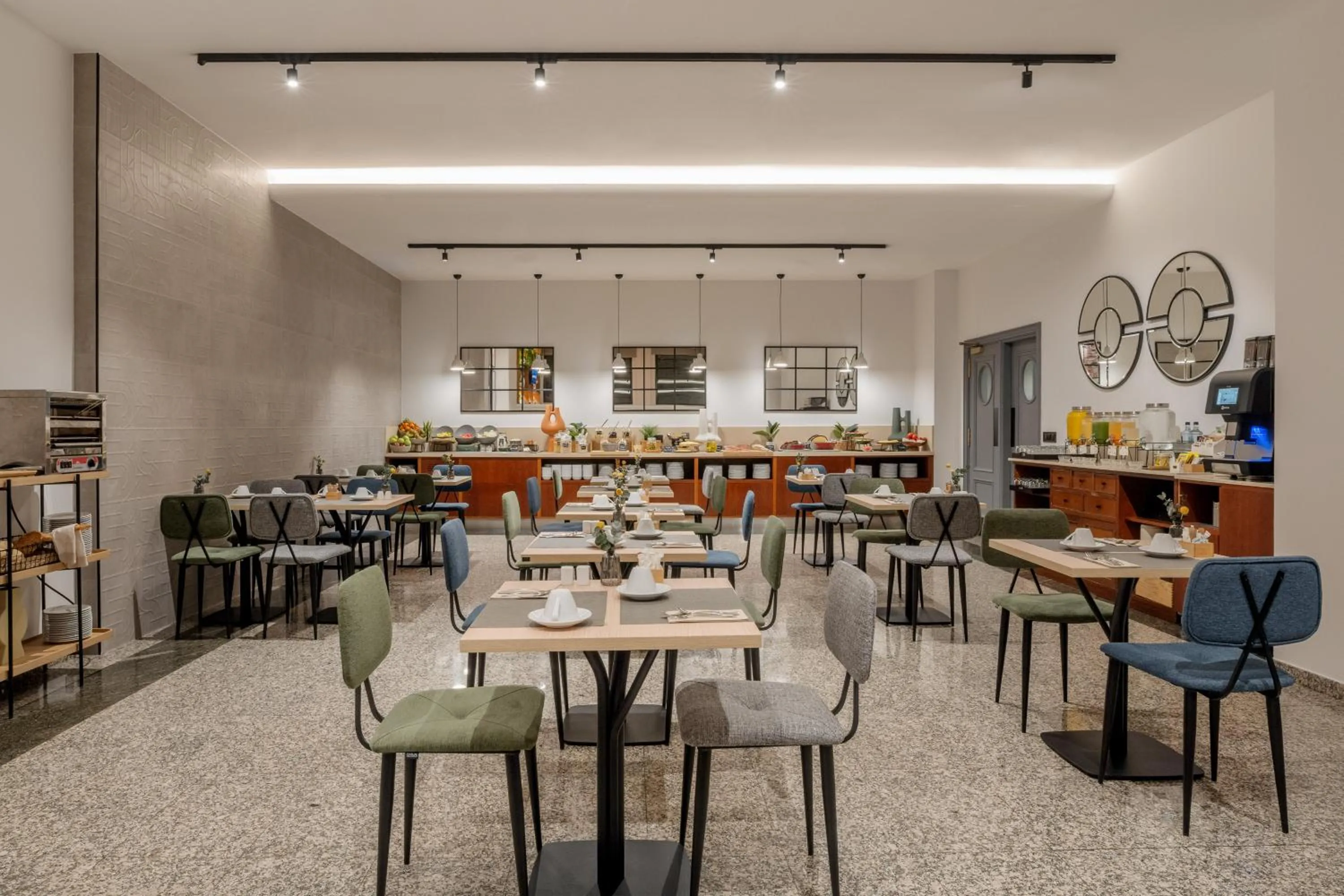 Restaurant/places to eat in Hotel Santiago Plaza Affiliated by Meliá