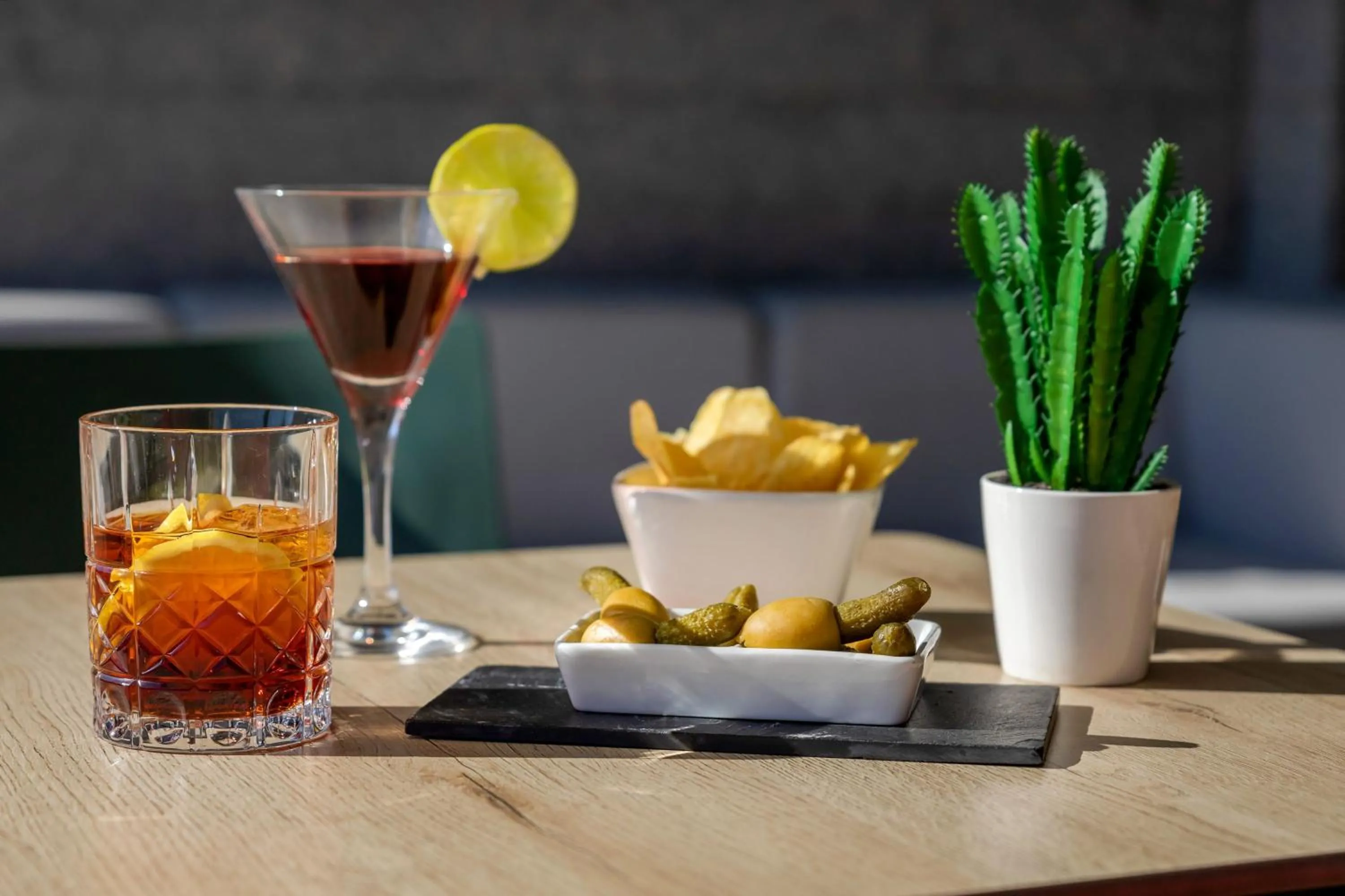 Food and drinks in Hotel Santiago Plaza Affiliated by Meliá